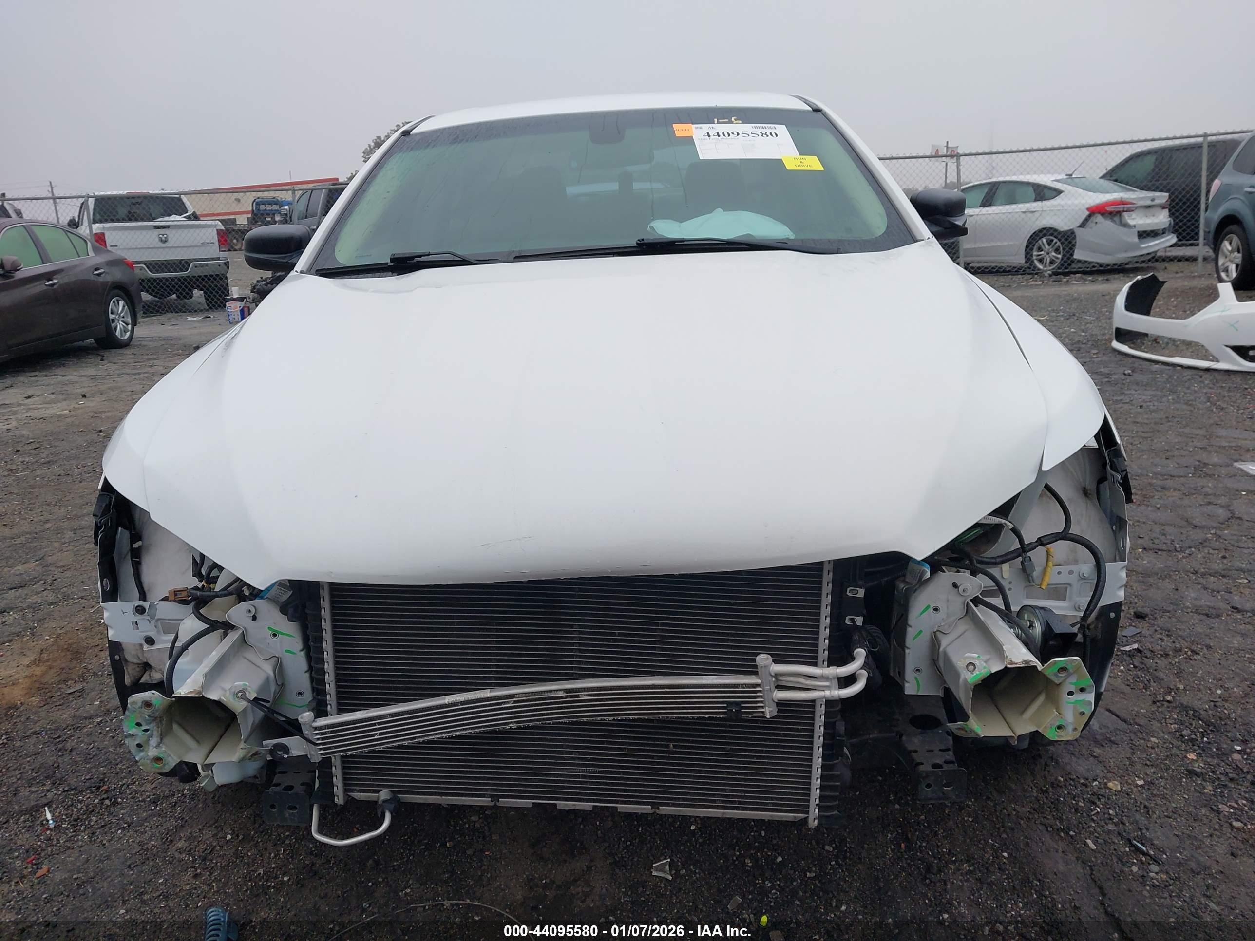 FORD TAURUS image 6