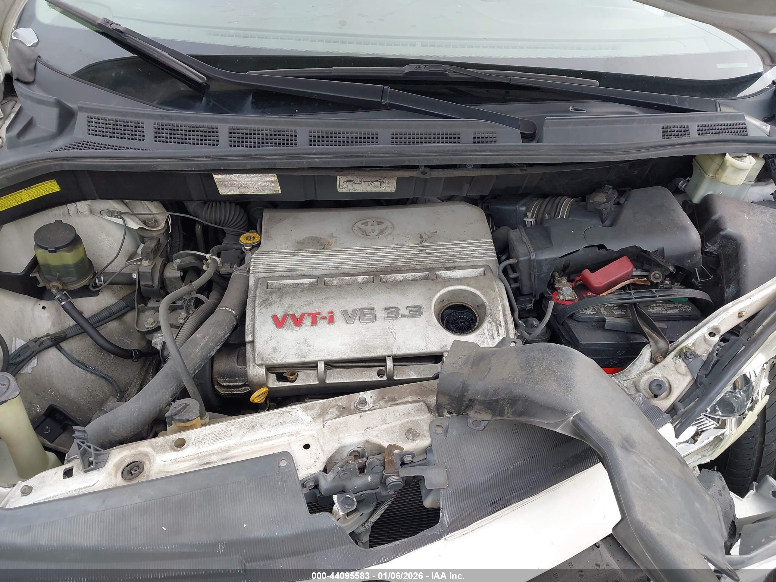 TOYOTA SIENNA image 10