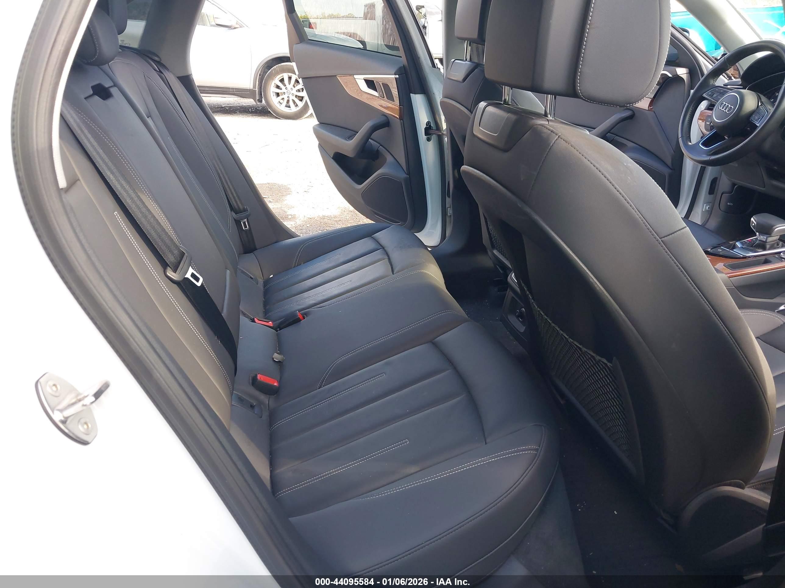 AUDI A4 image 8