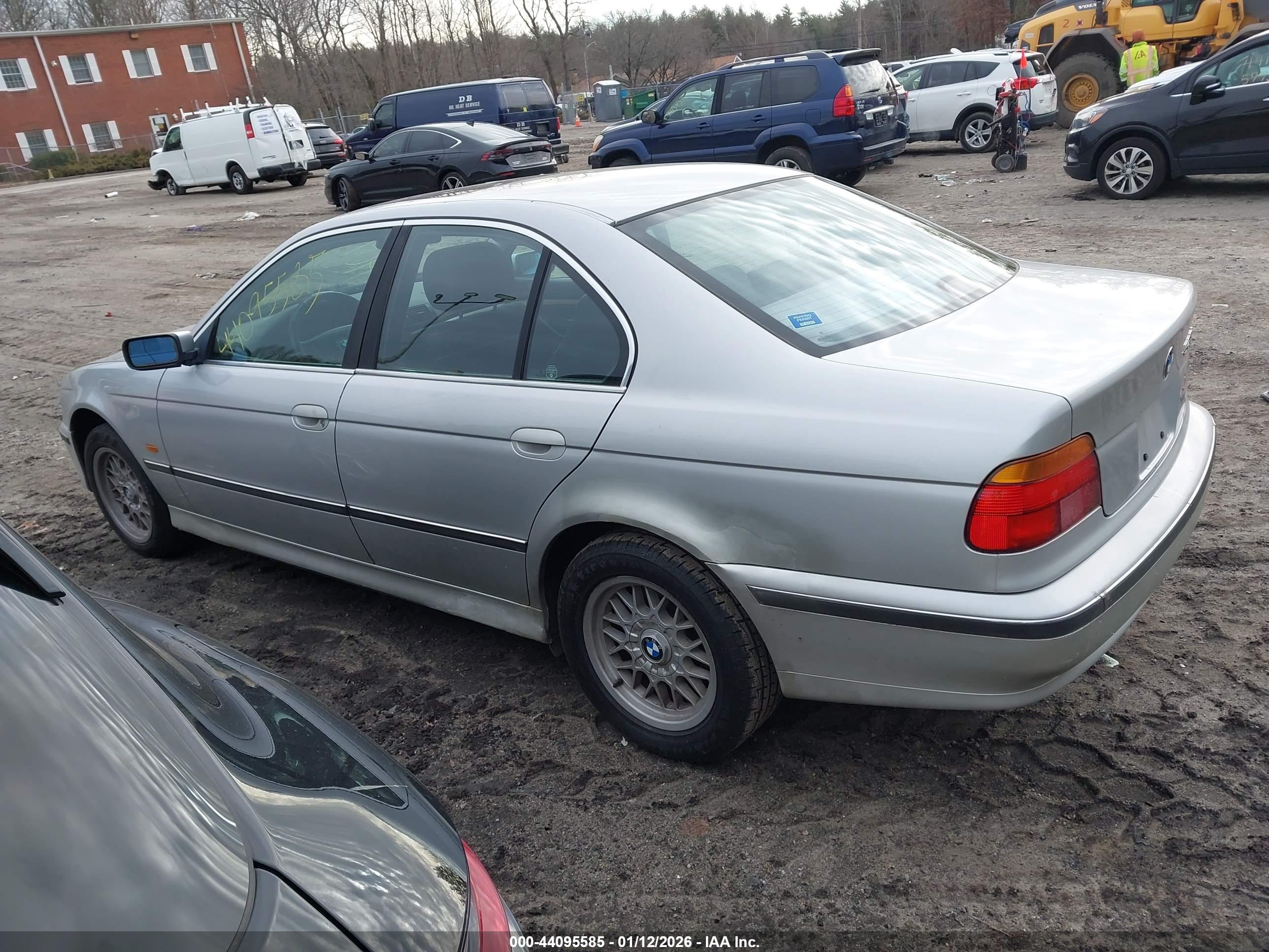 BMW 528IA image 3