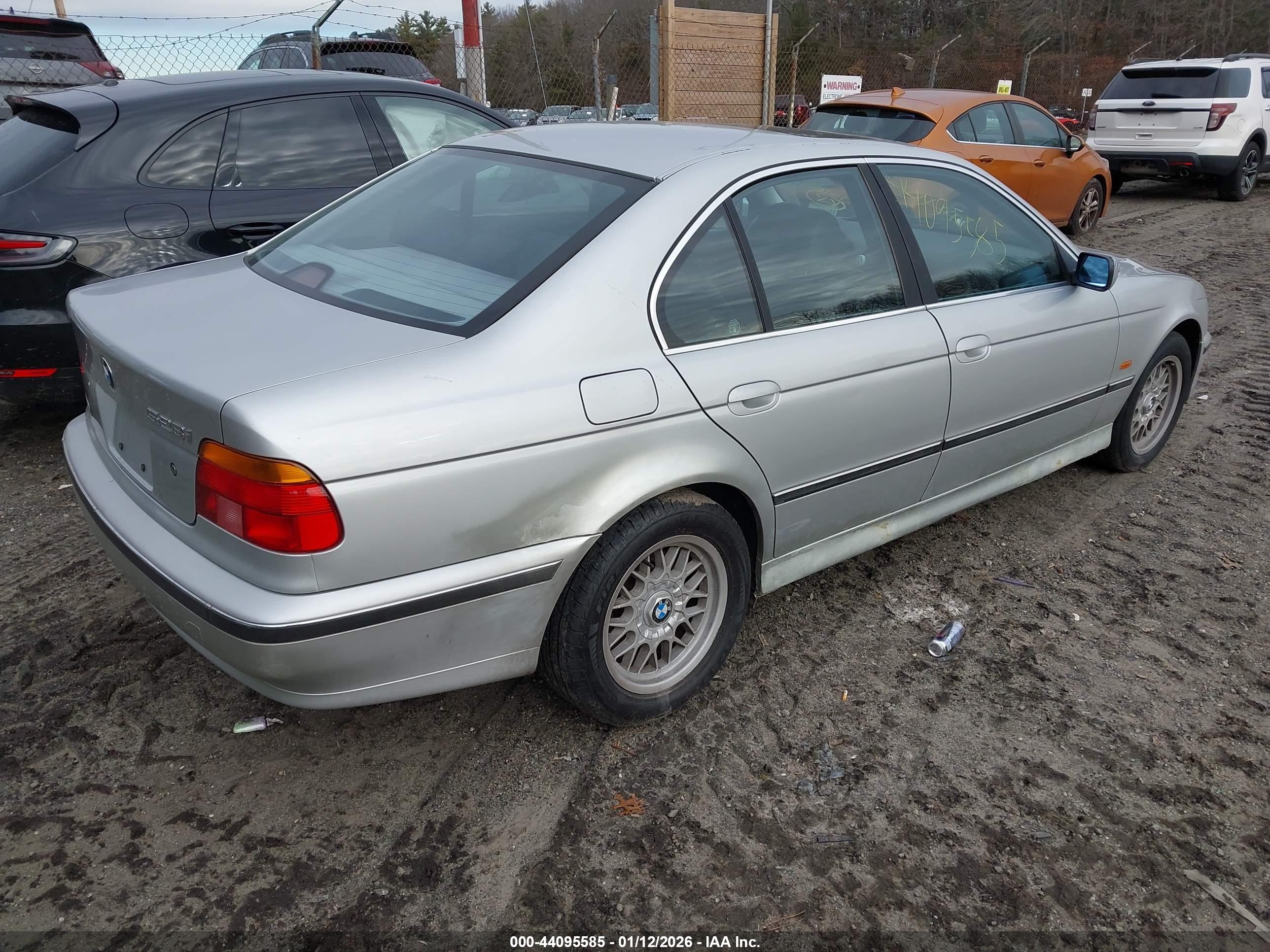 BMW 528IA image 4