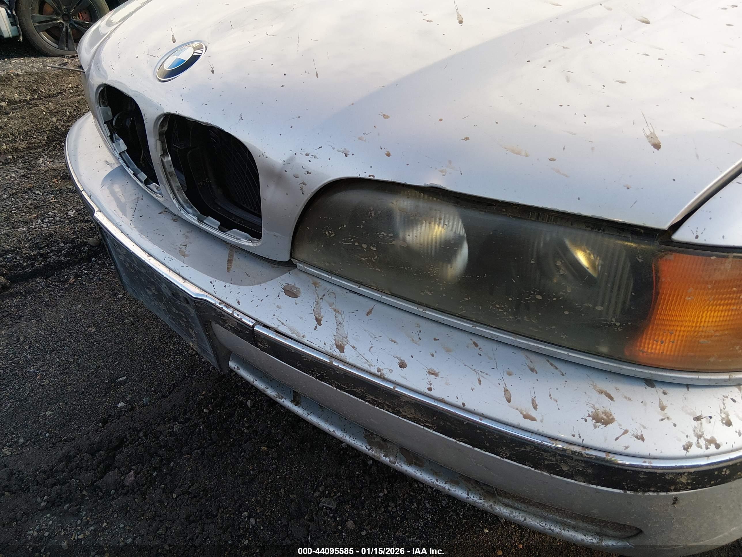 BMW 528IA image 6