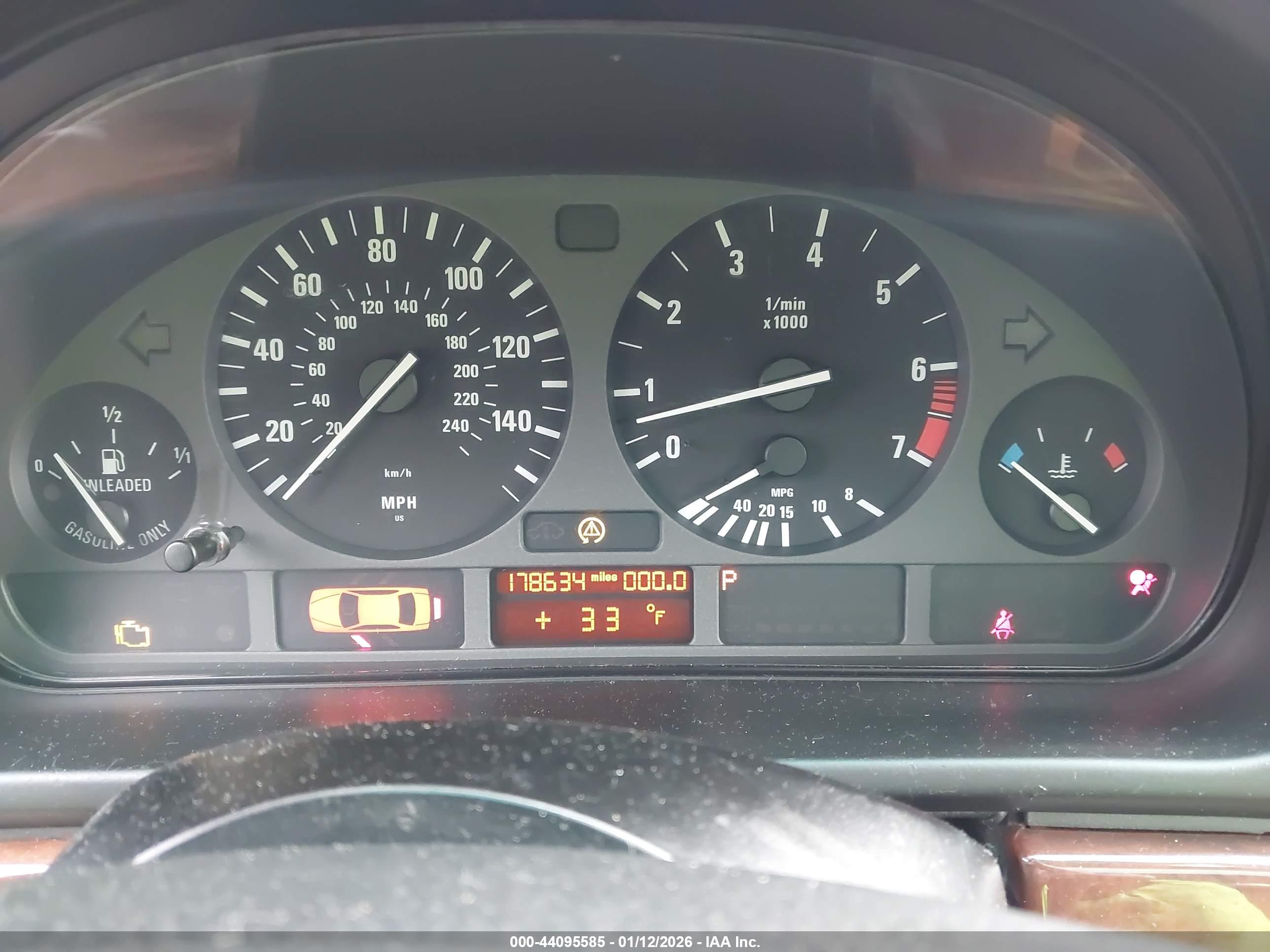BMW 528IA image 7