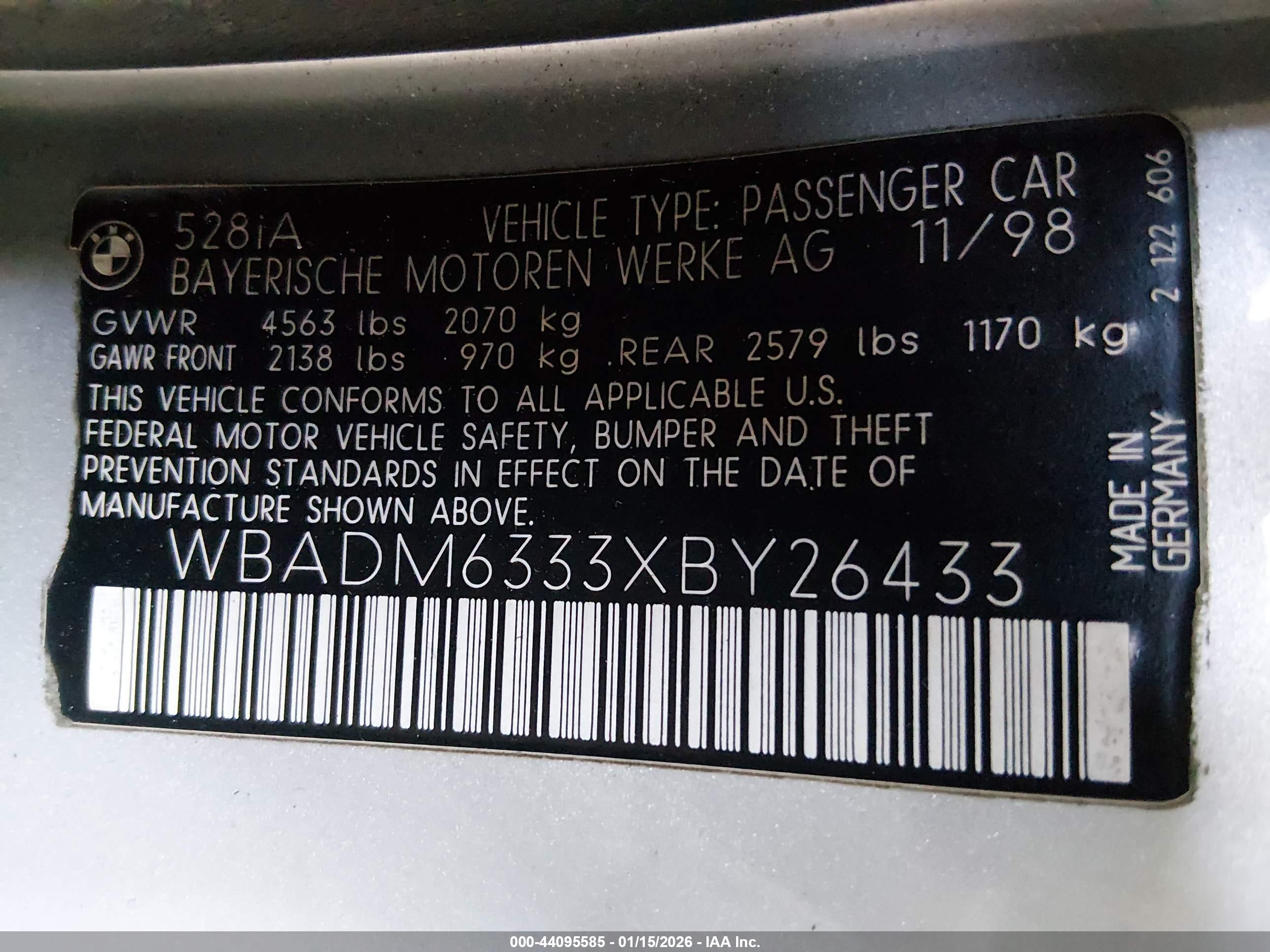 BMW 528IA image 9