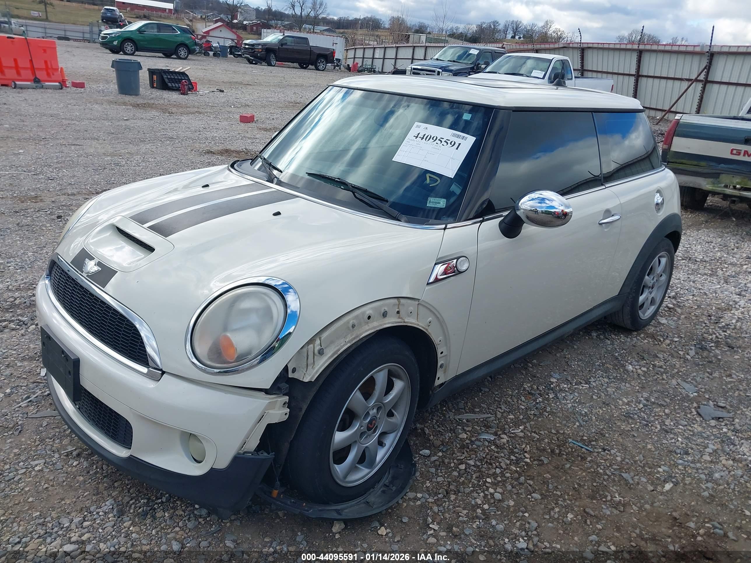 MINI COOPER image 2