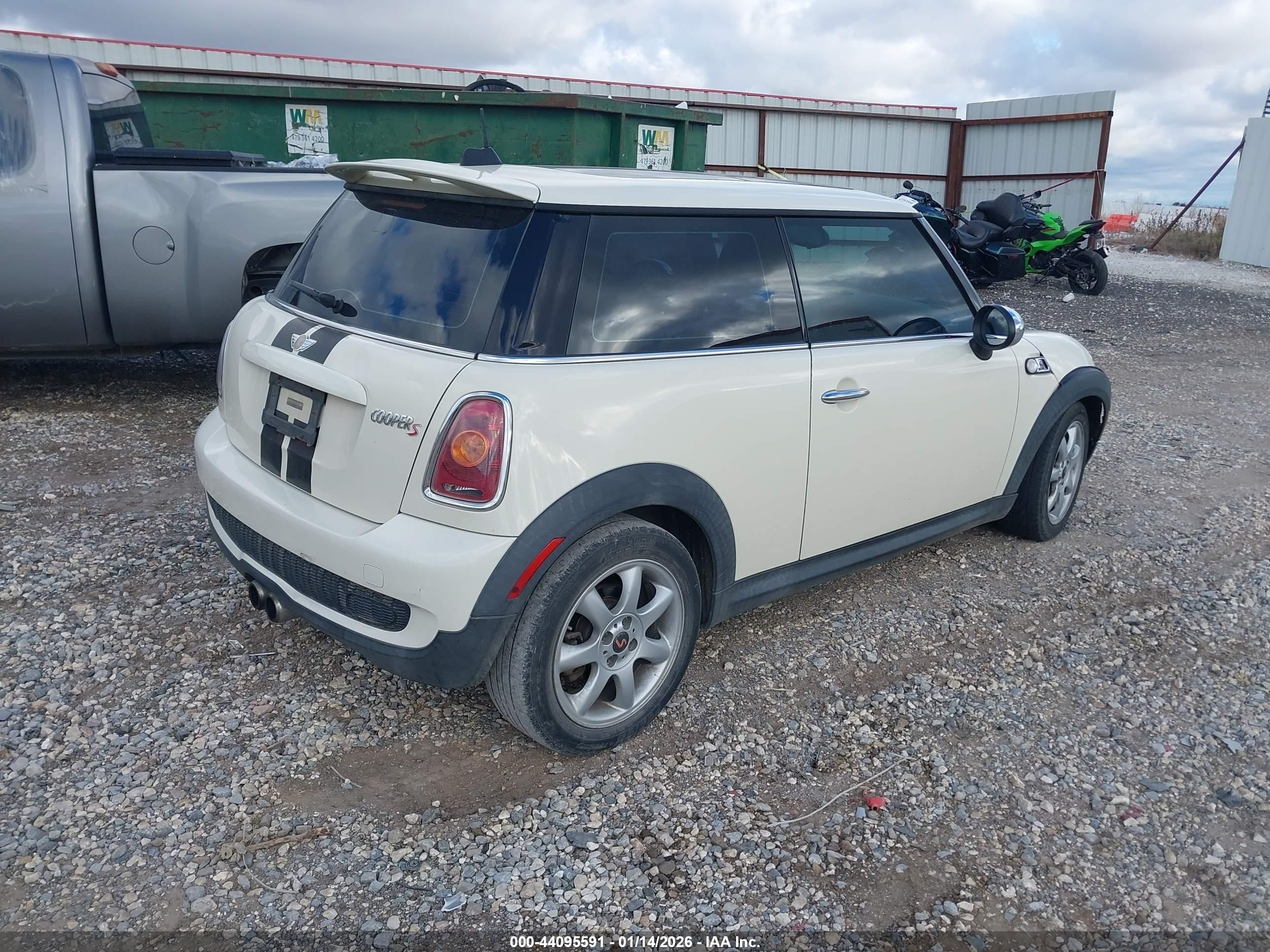 MINI COOPER image 4