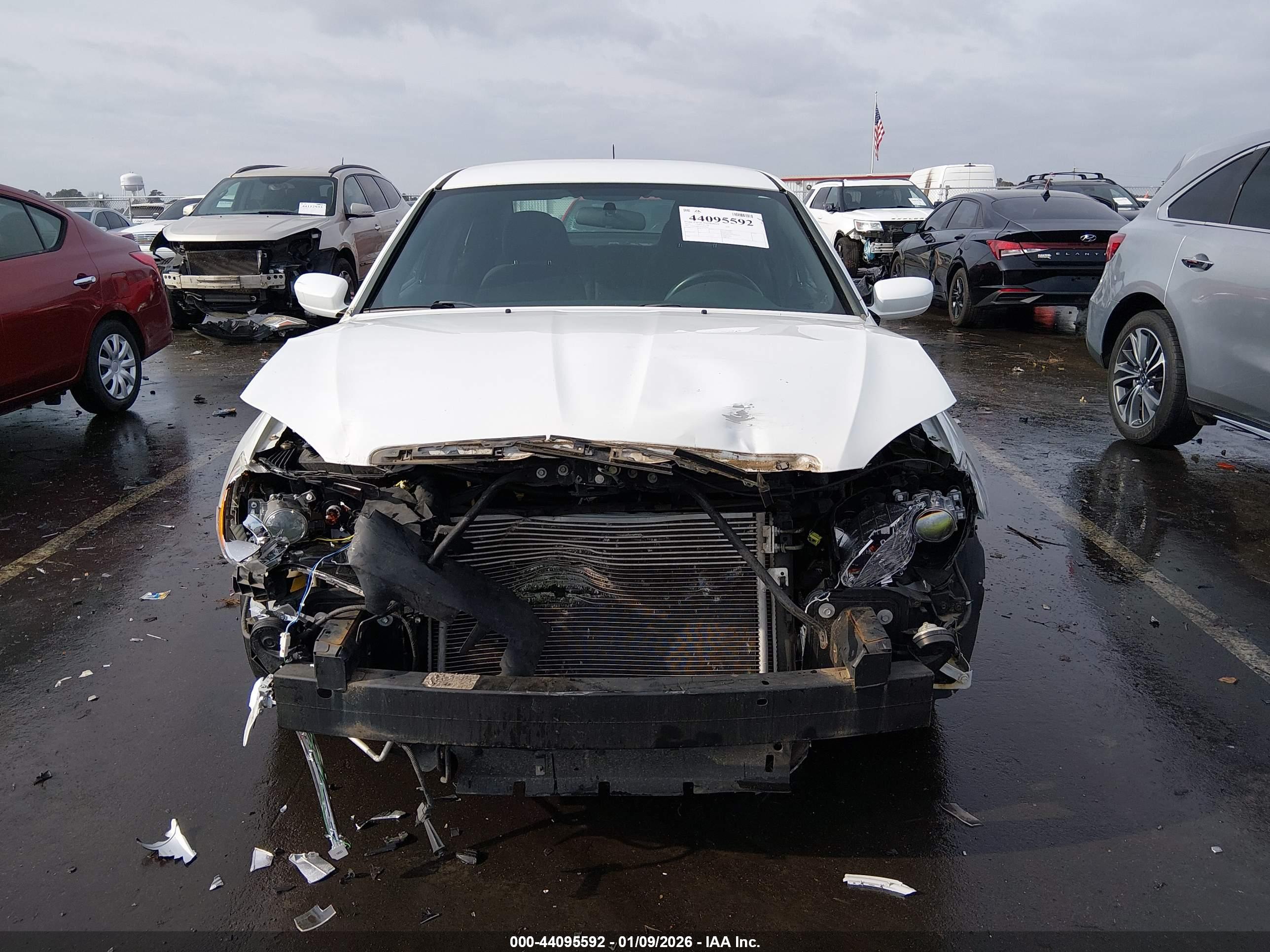 CHRYSLER 200 image 6