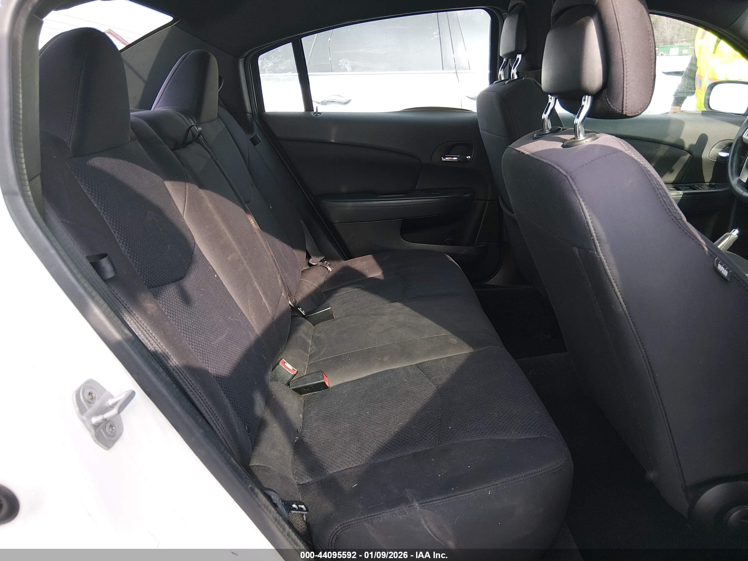 CHRYSLER 200 image 8