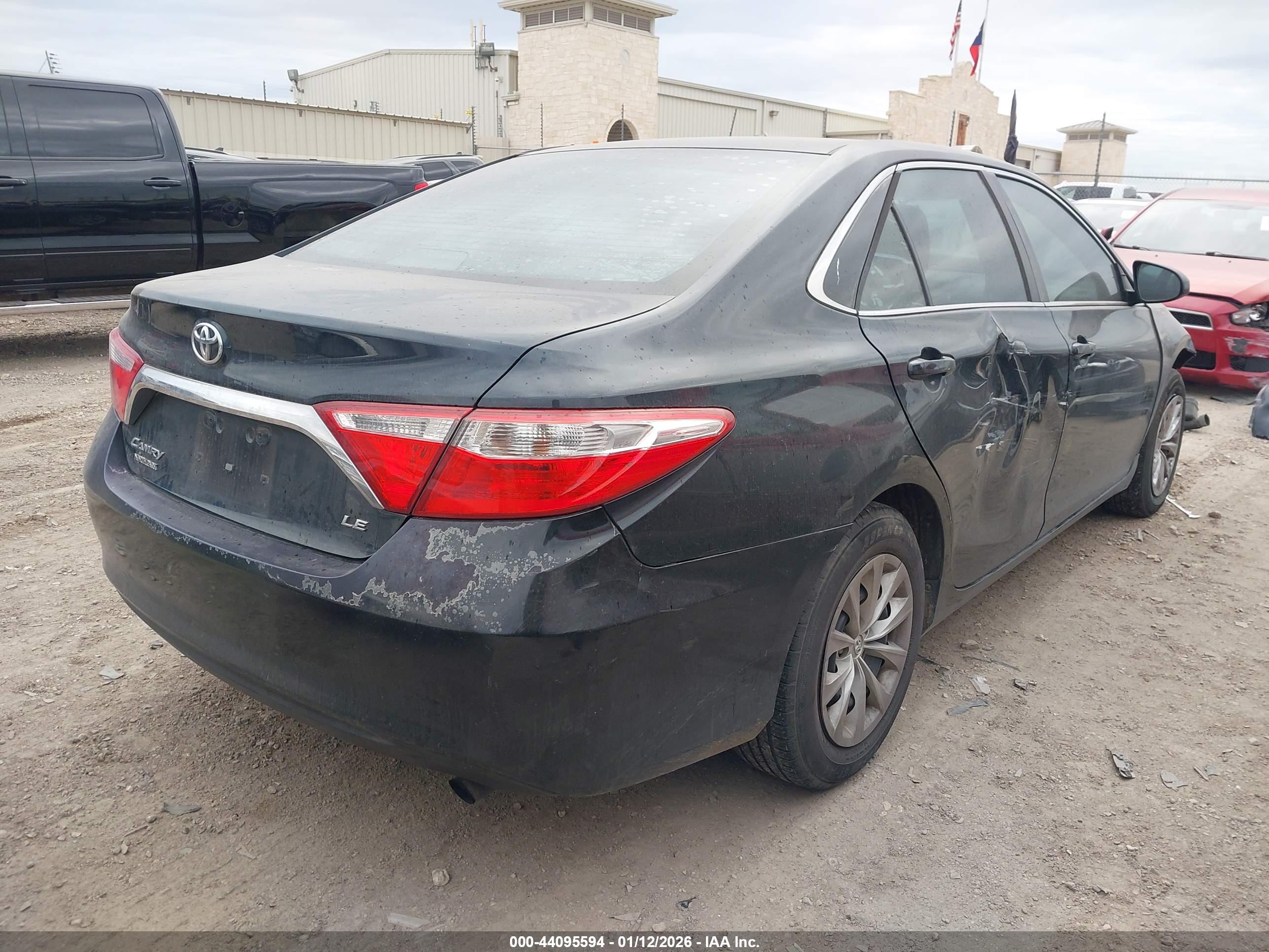 TOYOTA CAMRY image 4
