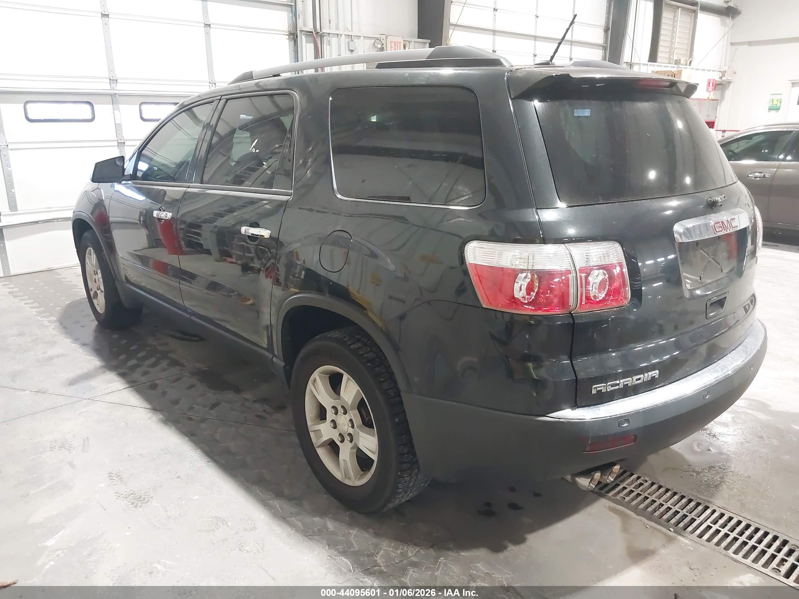 GMC ACADIA image 3