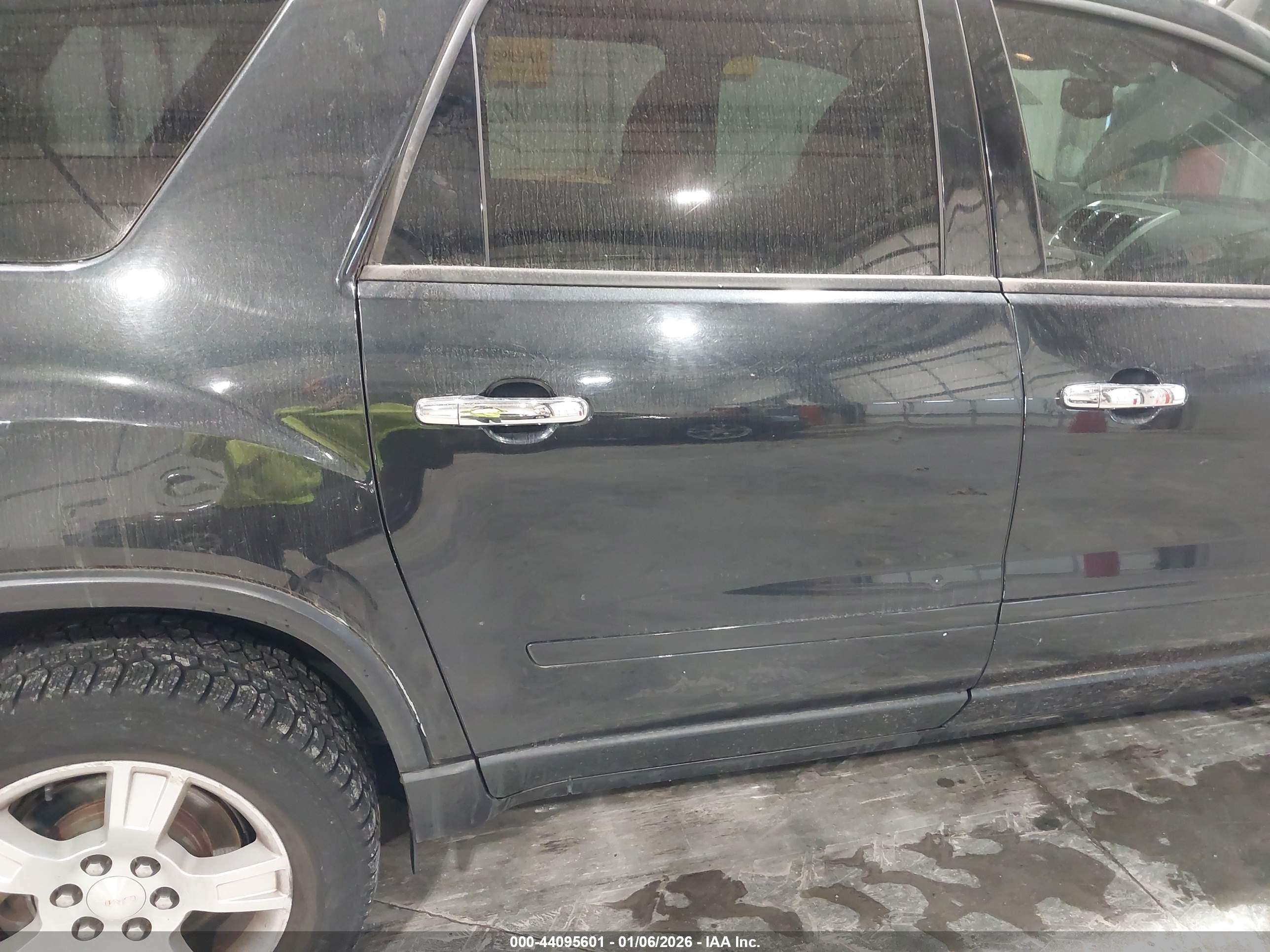 GMC ACADIA image 6