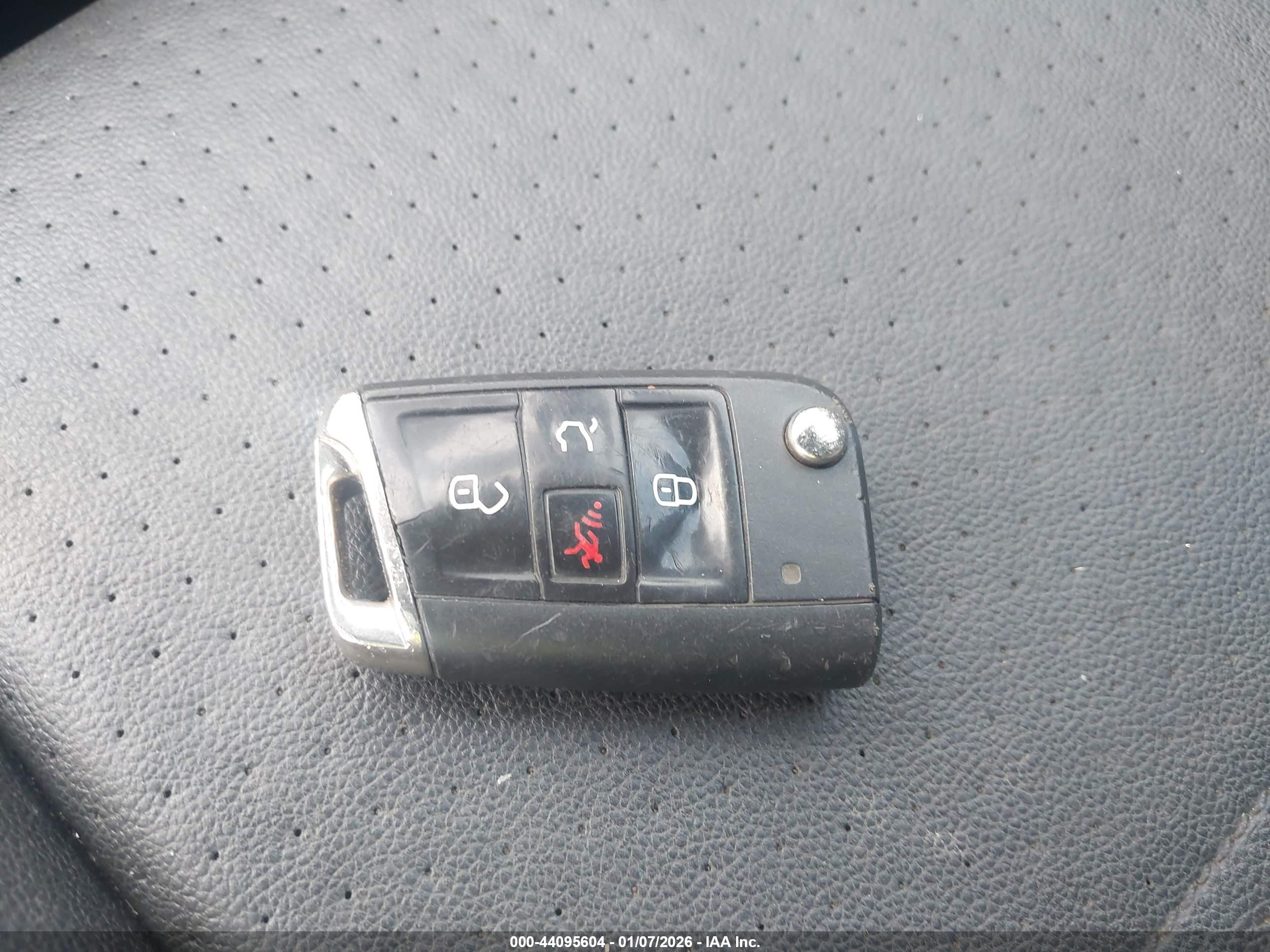VOLKSWAGEN TIGUAN image 11