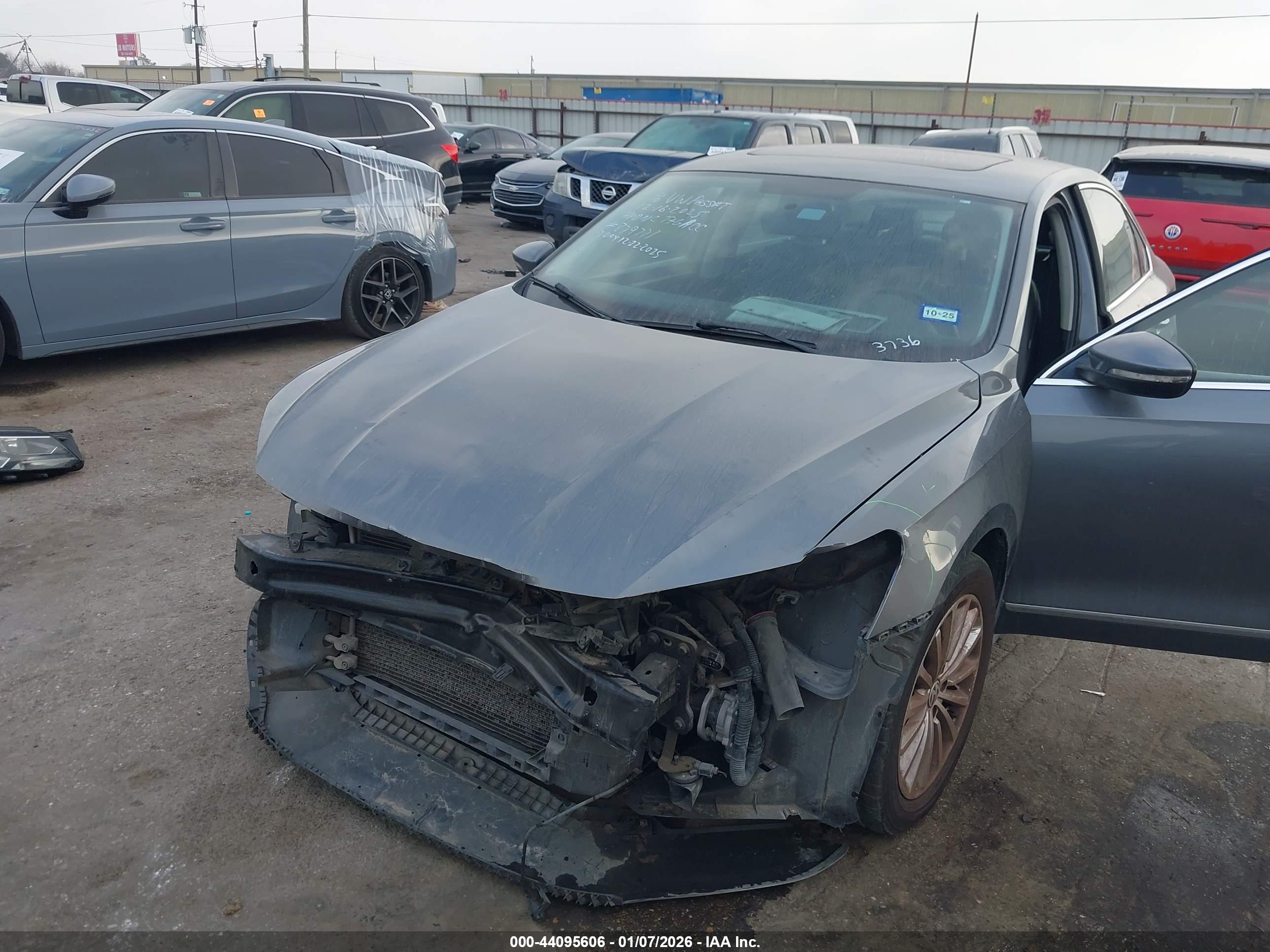 VOLKSWAGEN PASSAT image 6