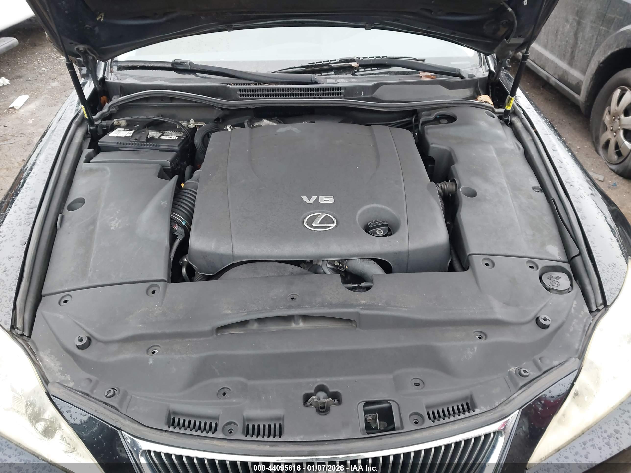 LEXUS IS image 10