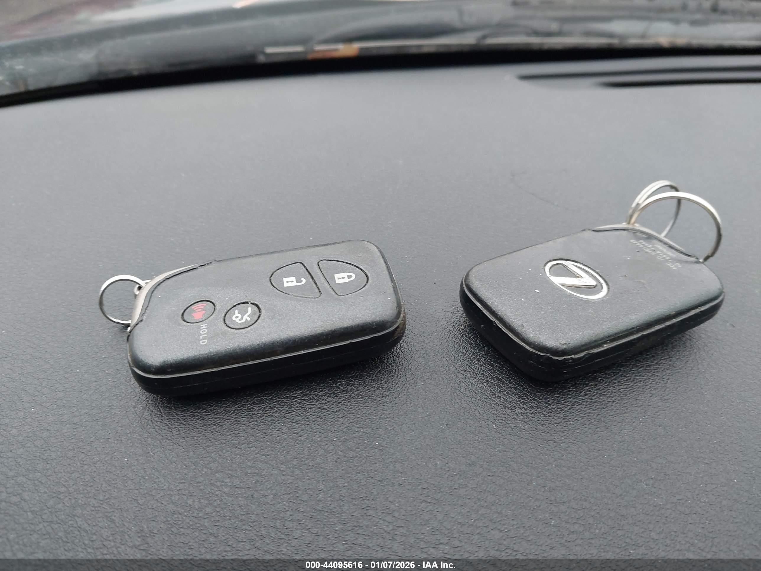 LEXUS IS image 11