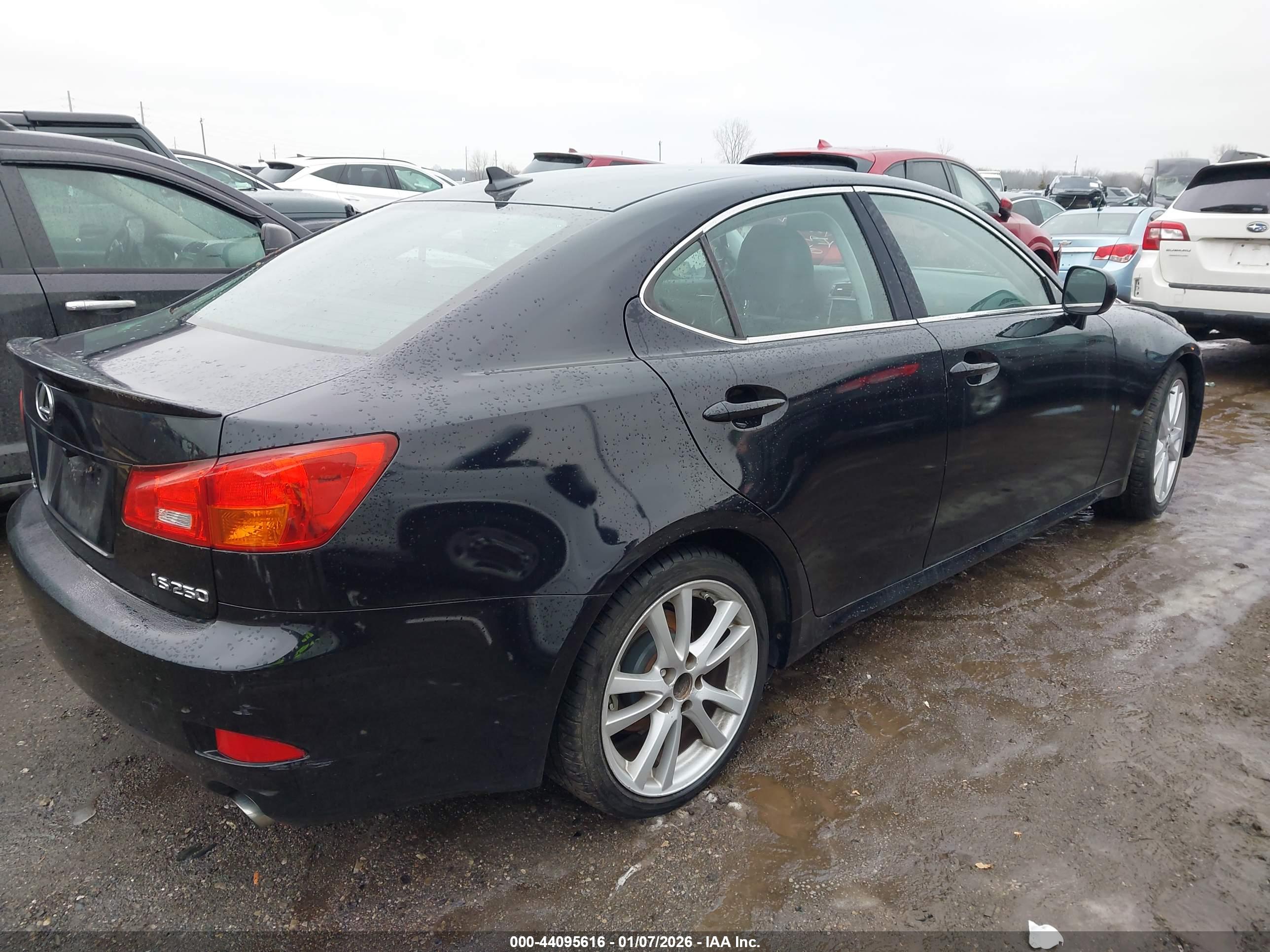 LEXUS IS image 4