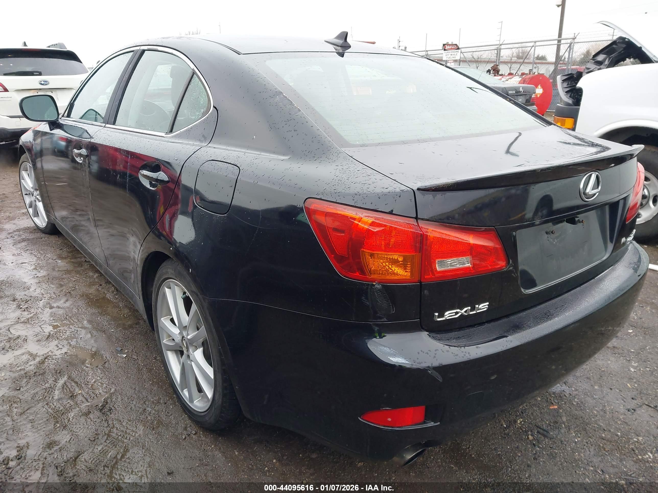 LEXUS IS image 6
