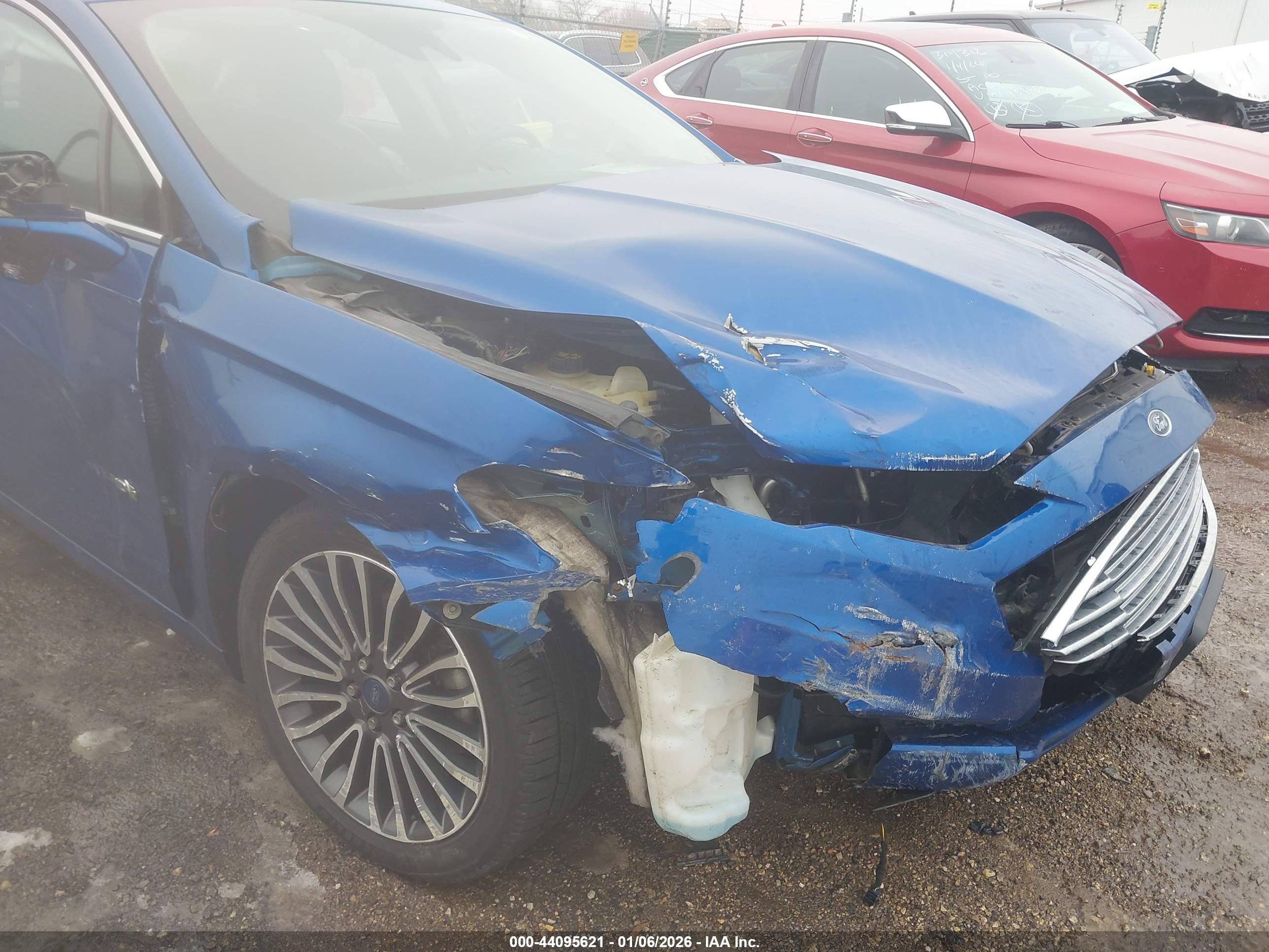 FORD FUSION image 6