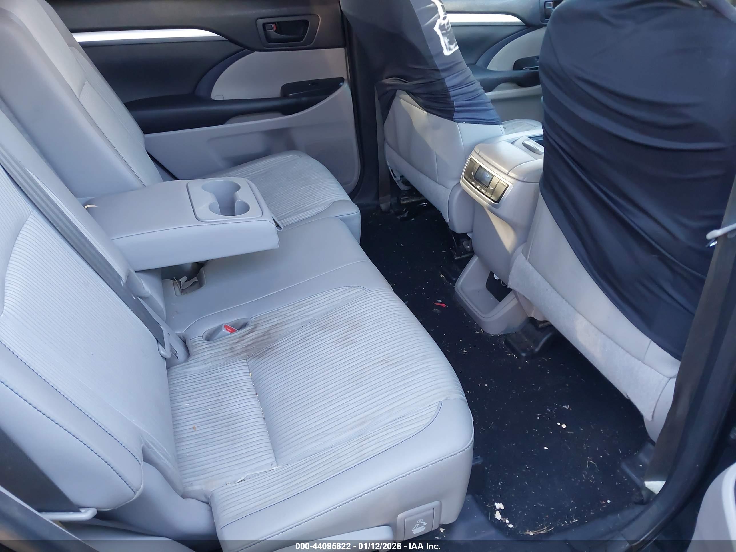 TOYOTA HIGHLANDER image 8