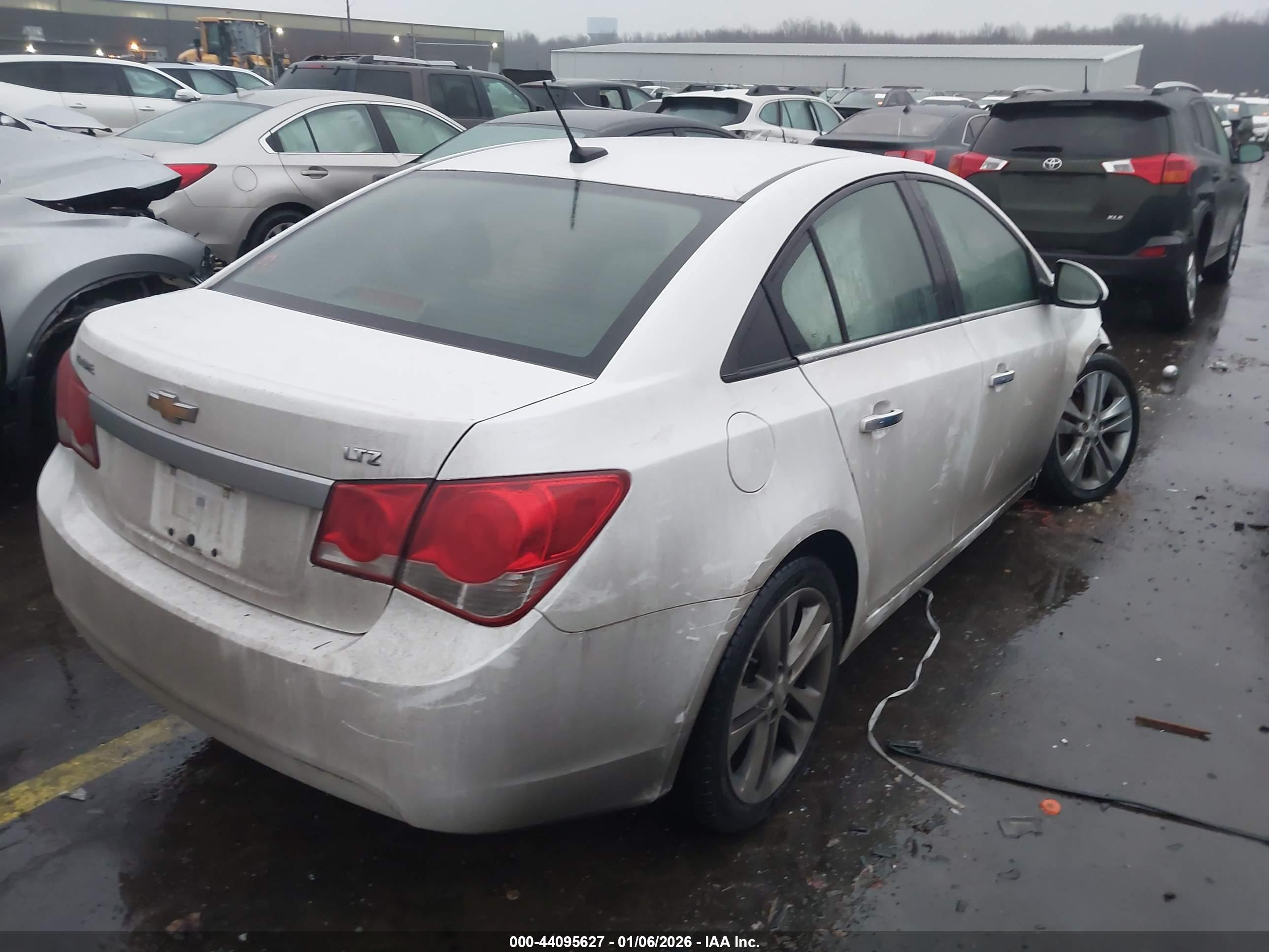 CHEVROLET CRUZE image 4