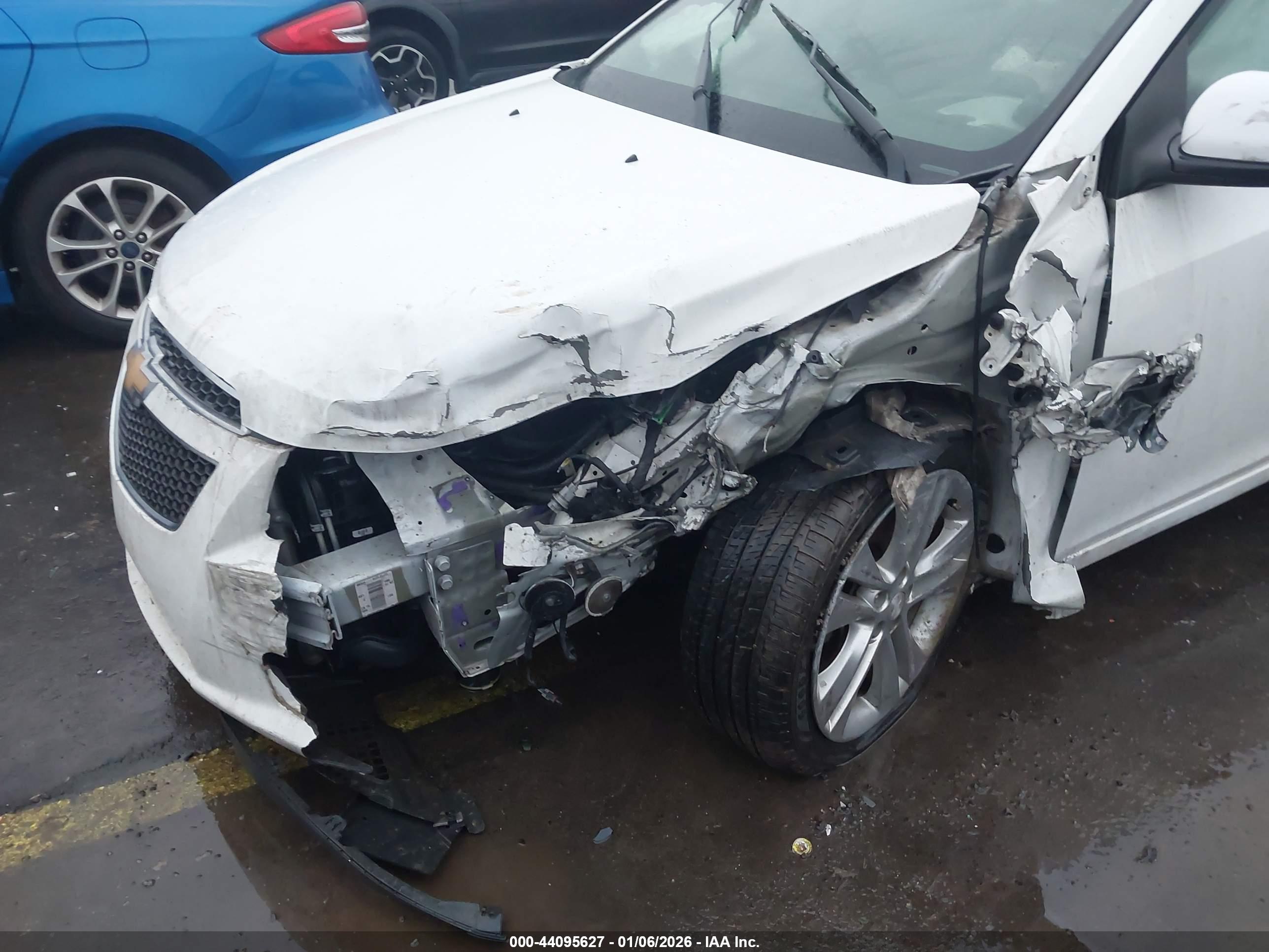 CHEVROLET CRUZE image 6