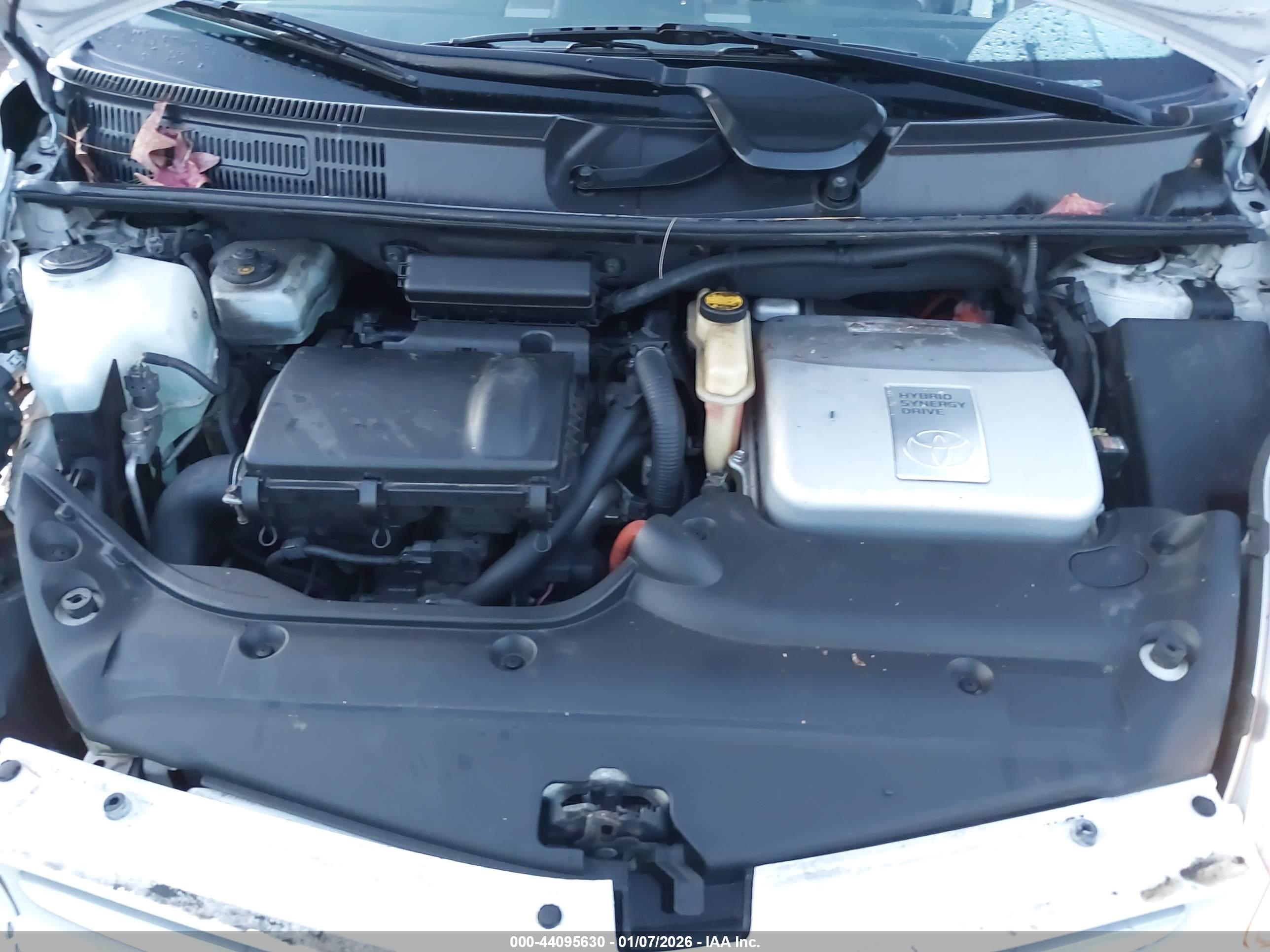 TOYOTA PRIUS image 10