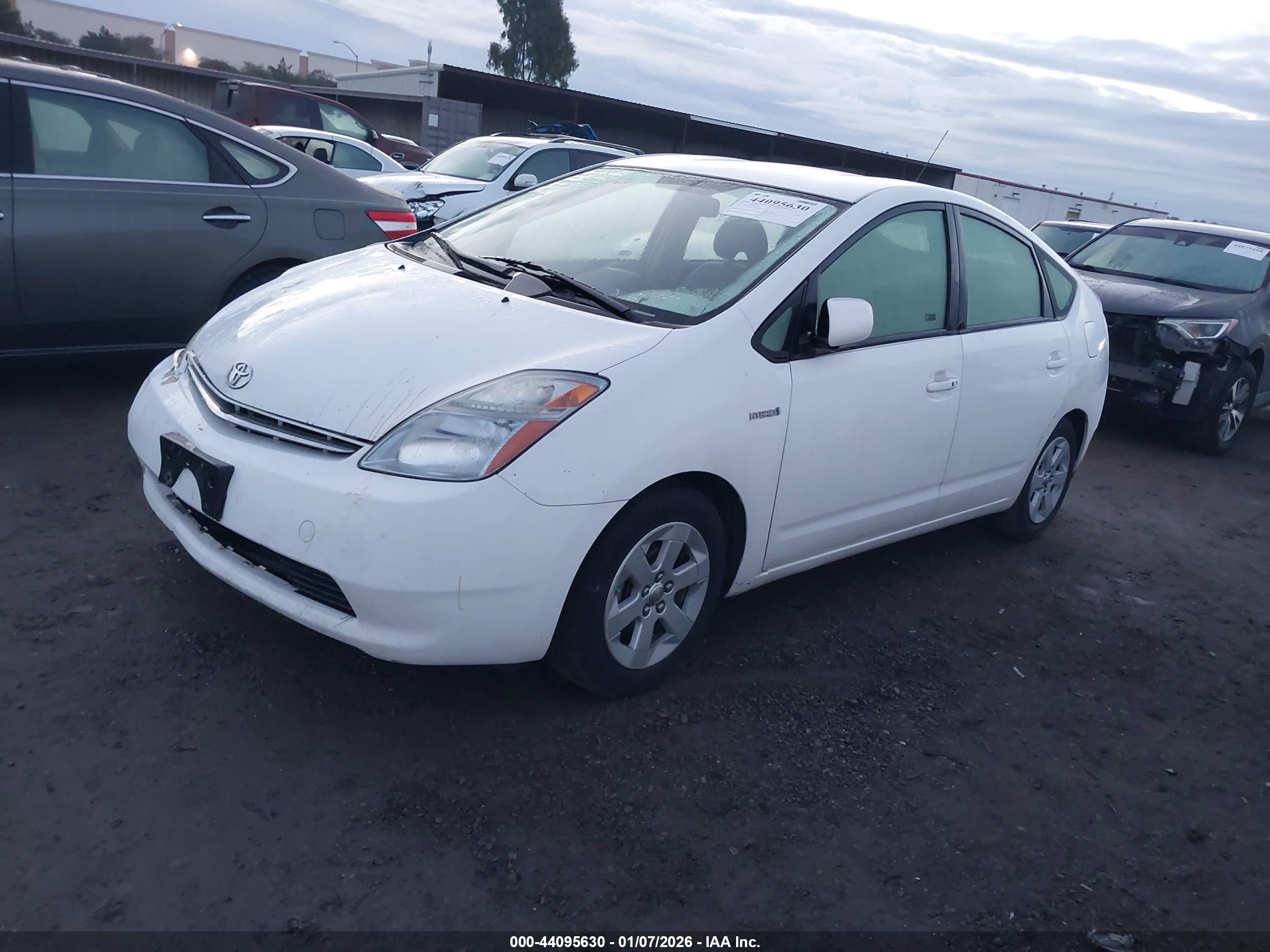 TOYOTA PRIUS image 2