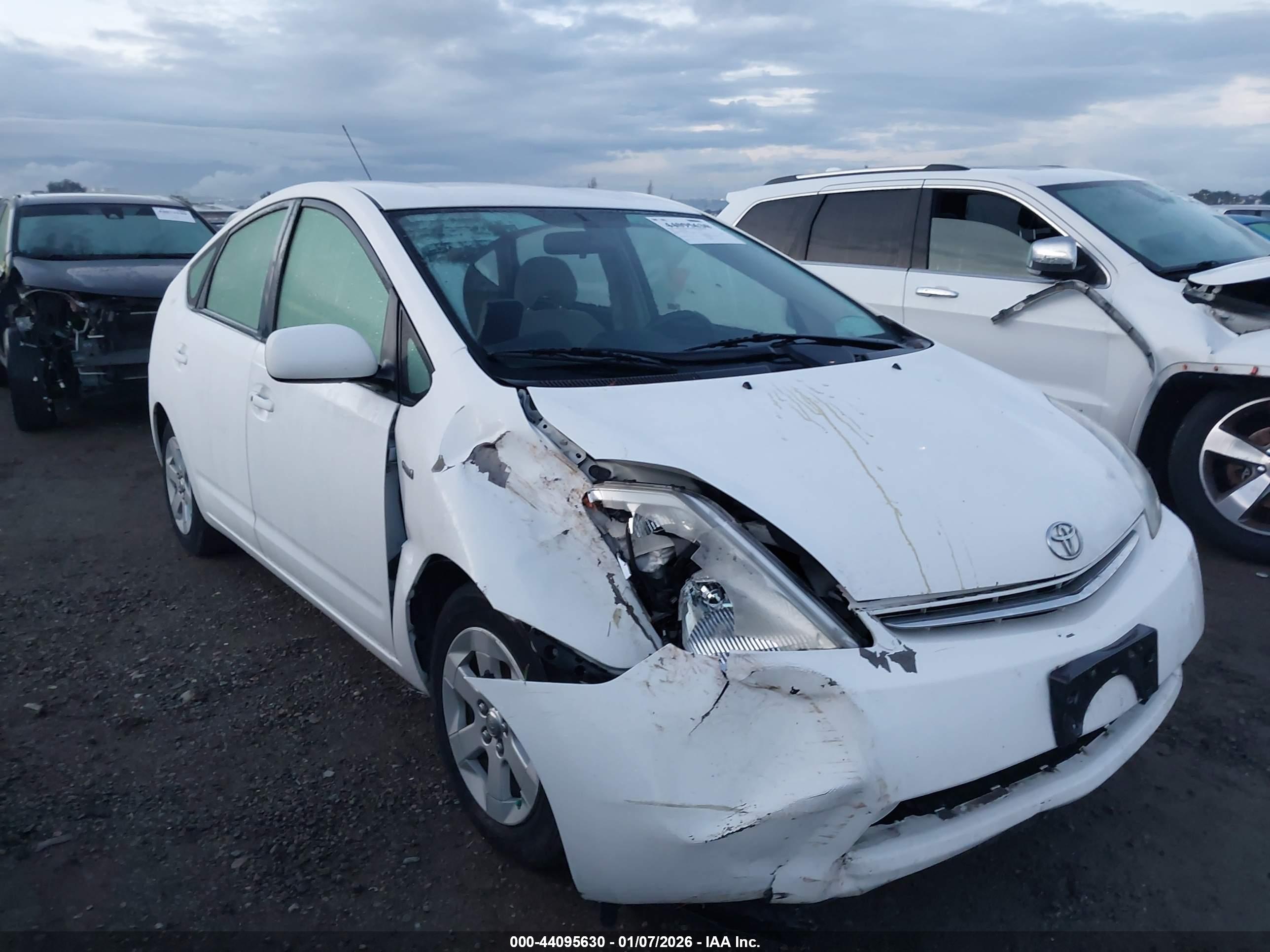 TOYOTA PRIUS image 6