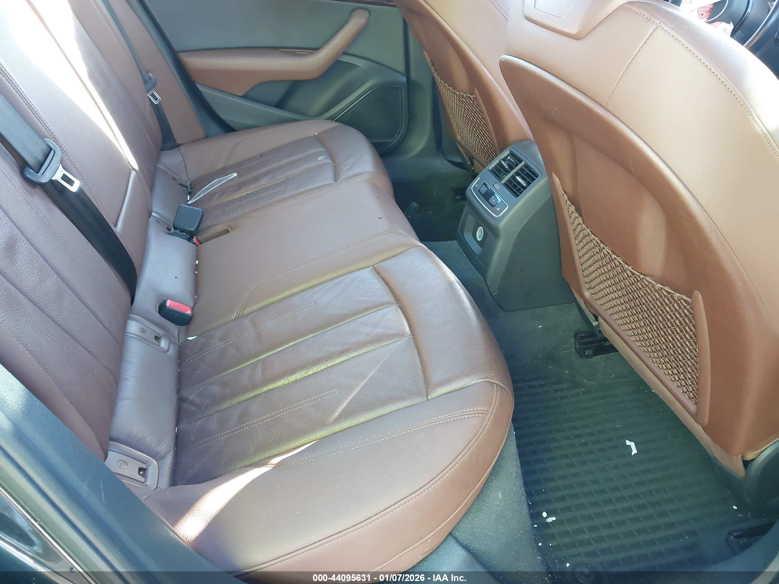 AUDI A4 image 8