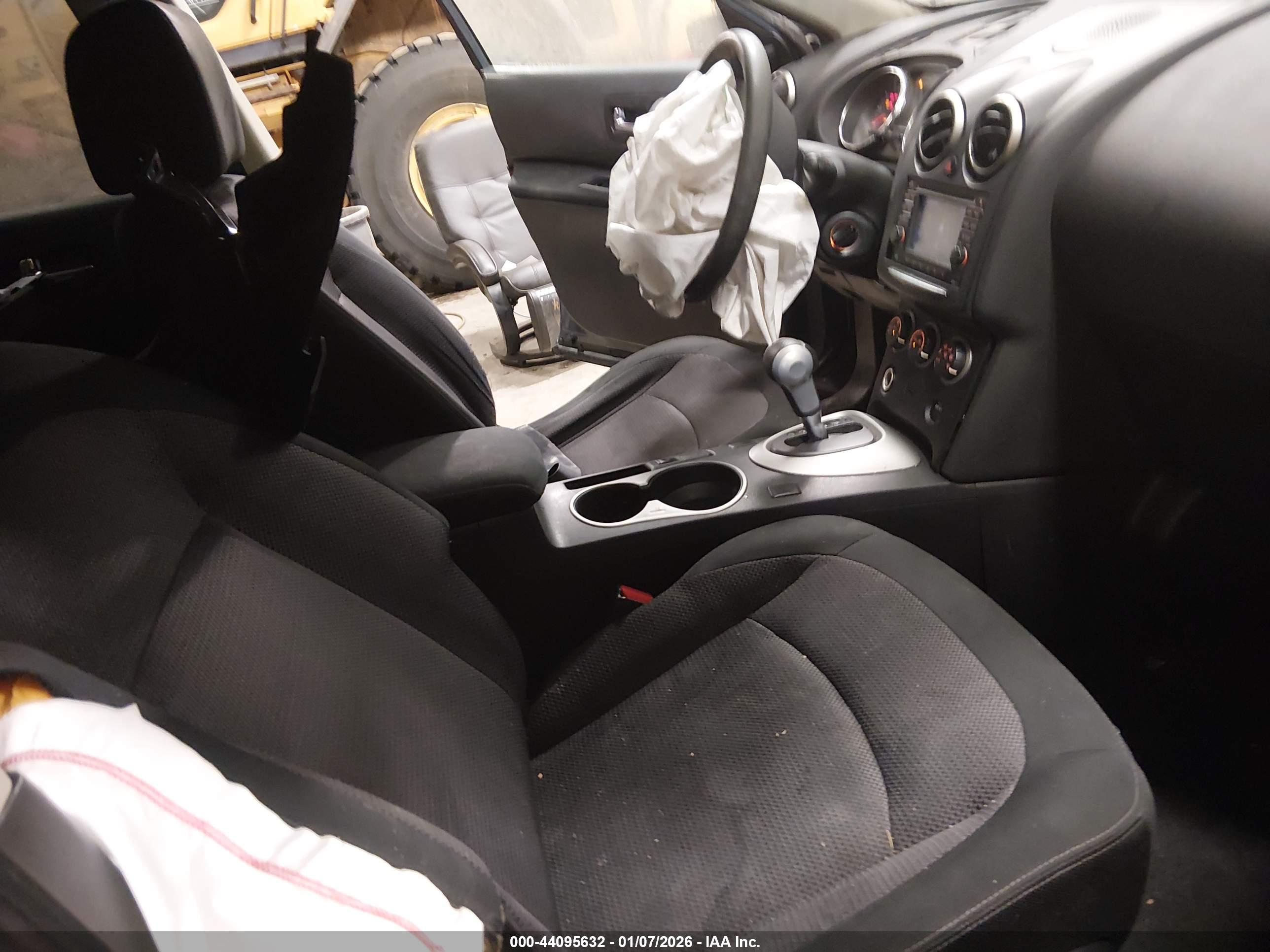 NISSAN ROGUE image 5