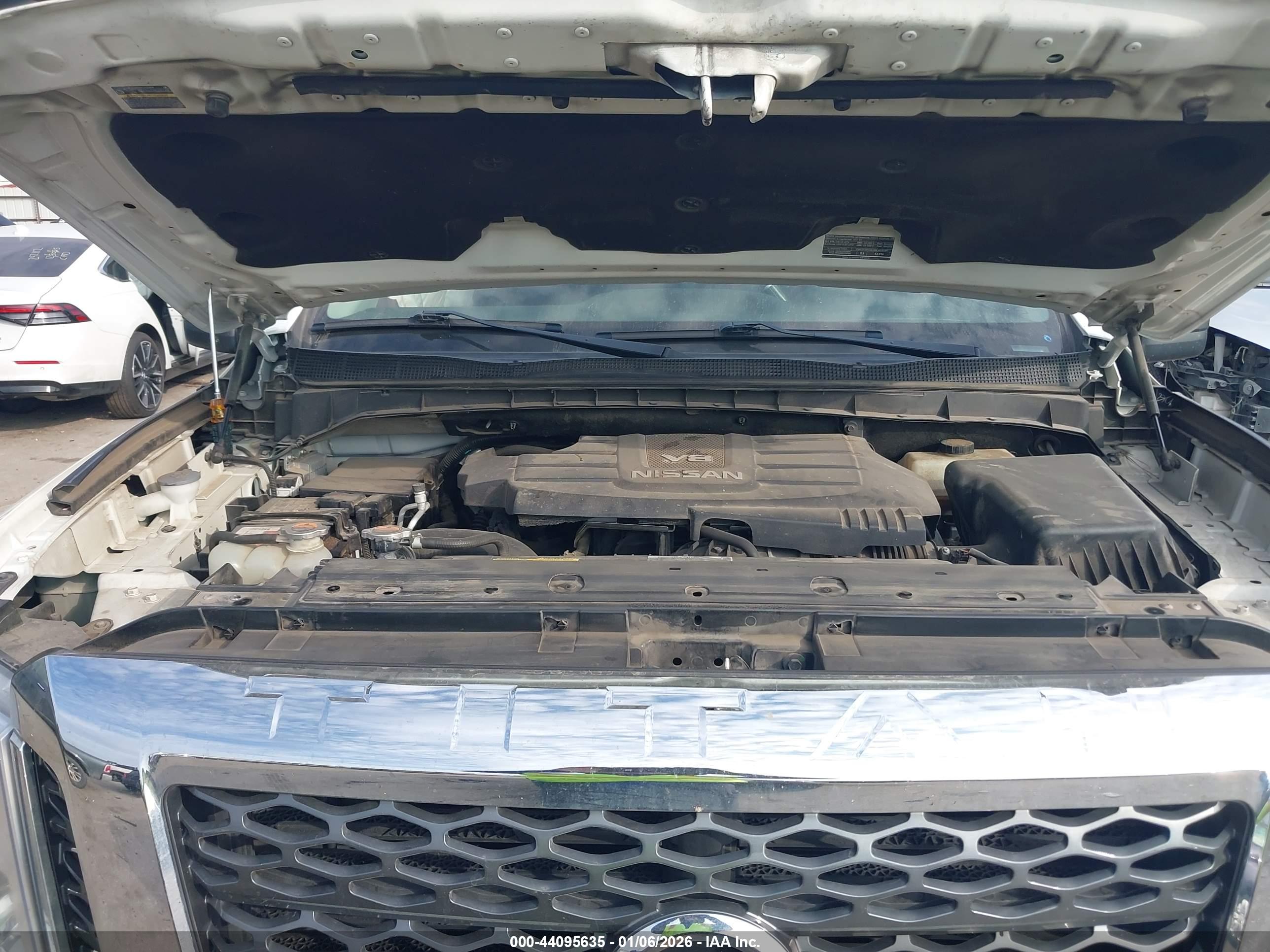 NISSAN TITAN image 10