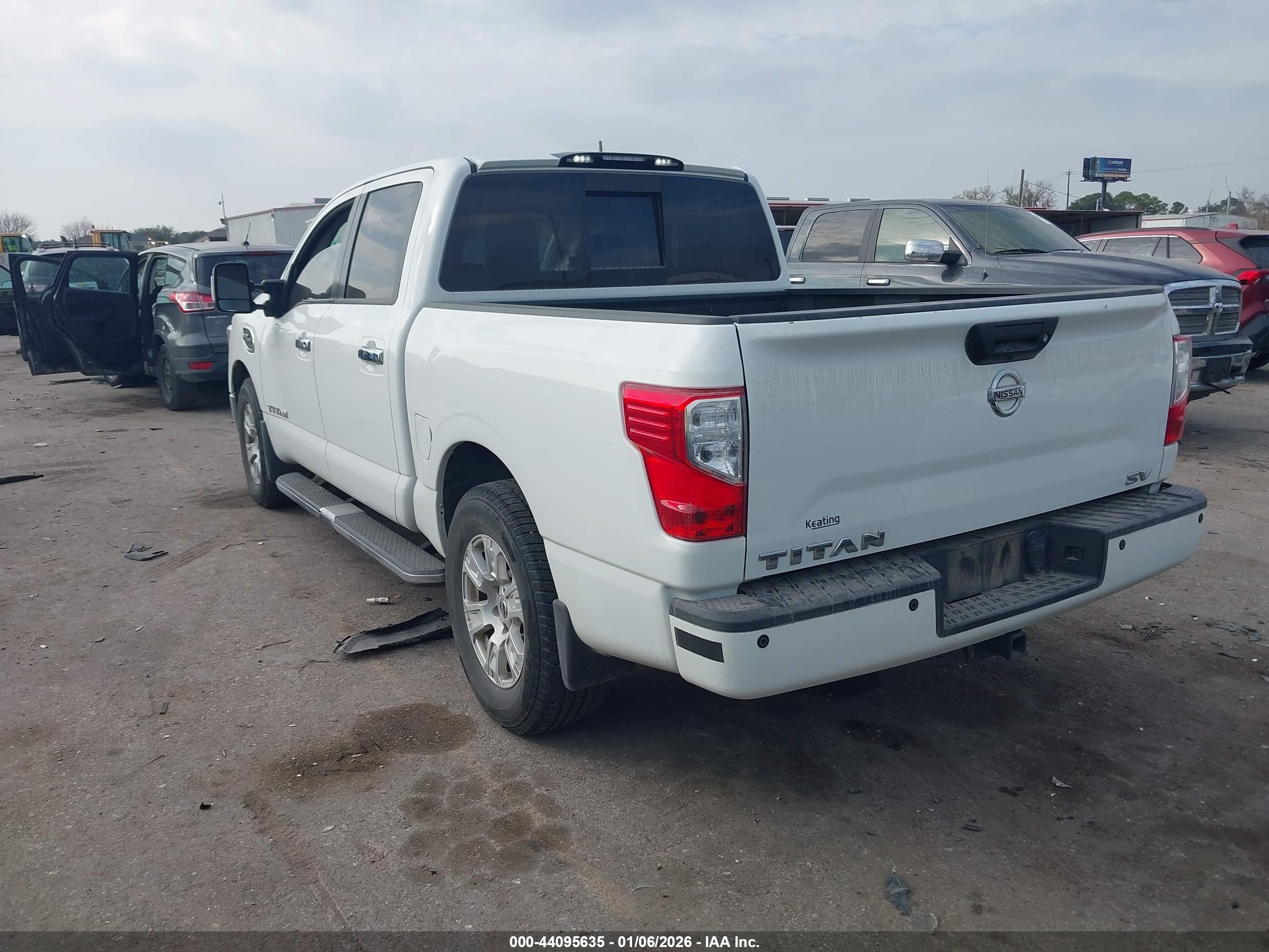 NISSAN TITAN image 3