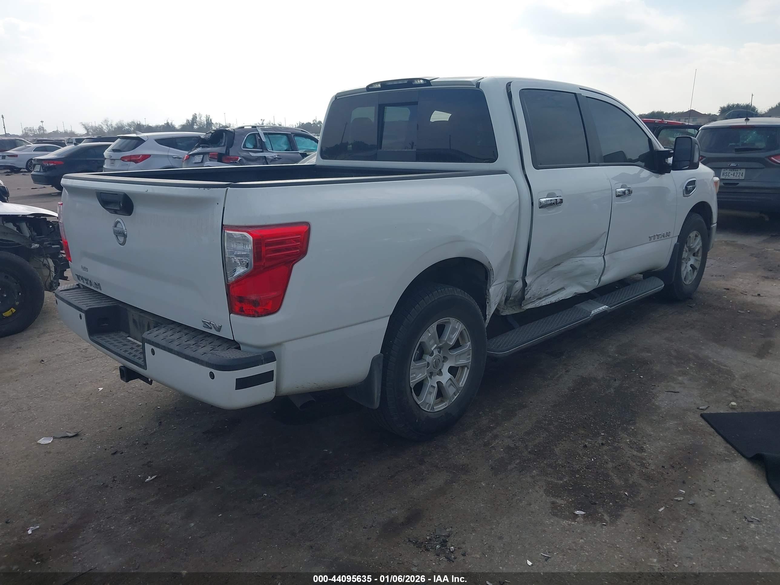 NISSAN TITAN image 4