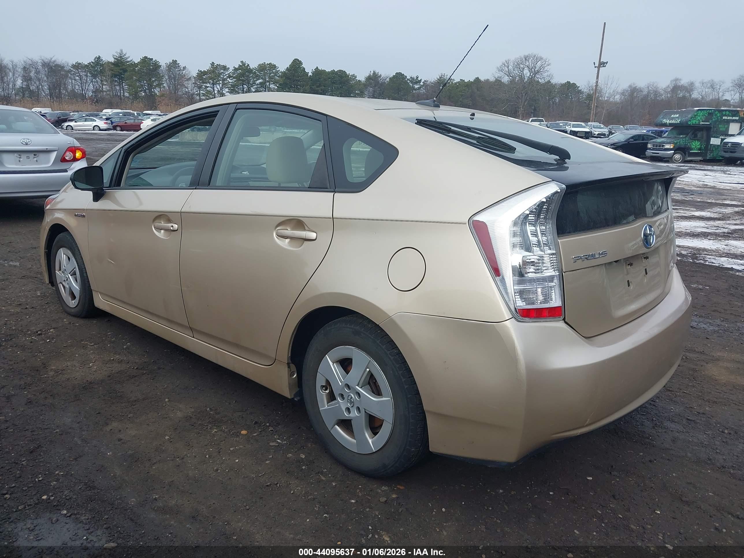 TOYOTA PRIUS image 3