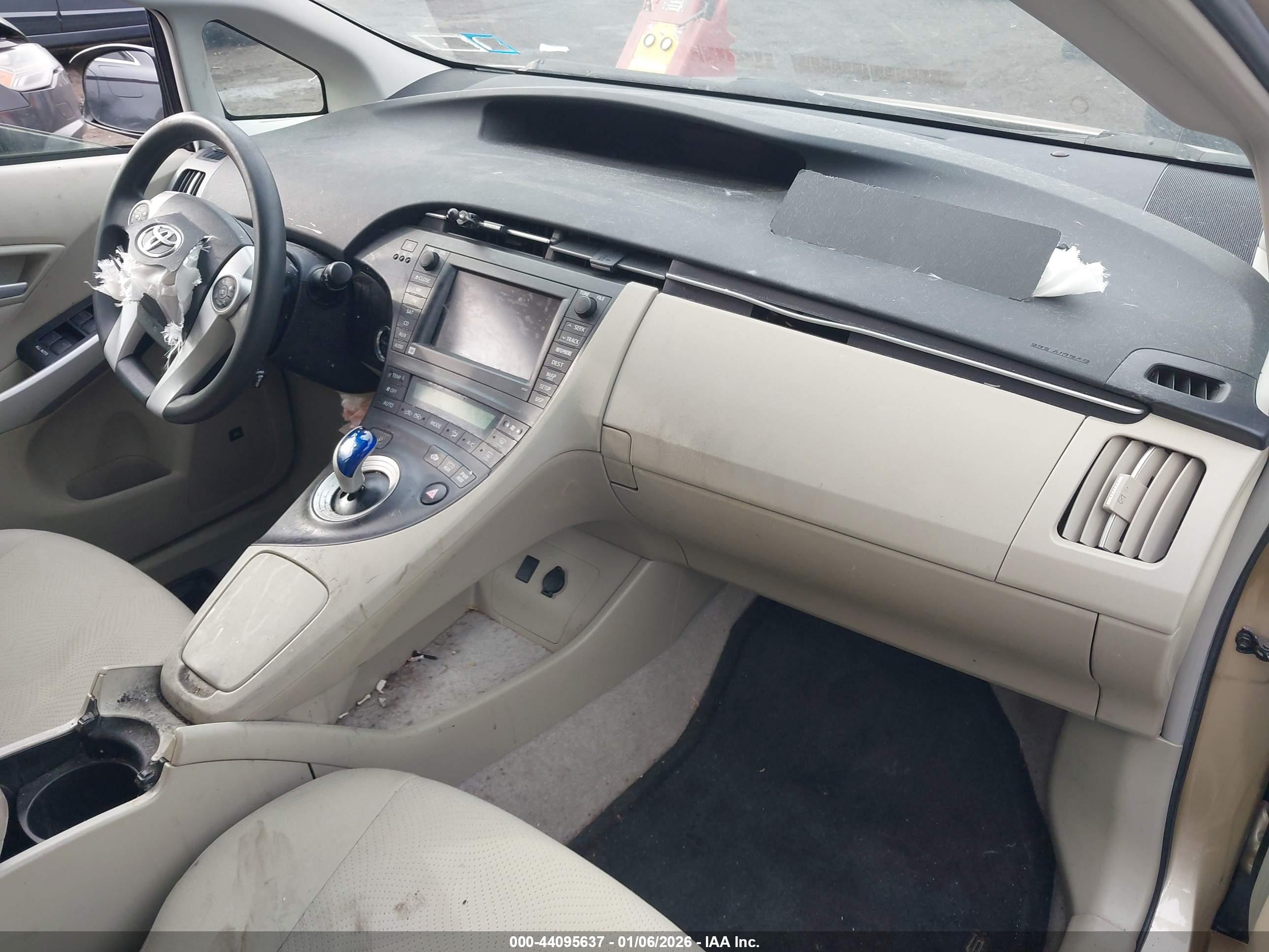 TOYOTA PRIUS image 5