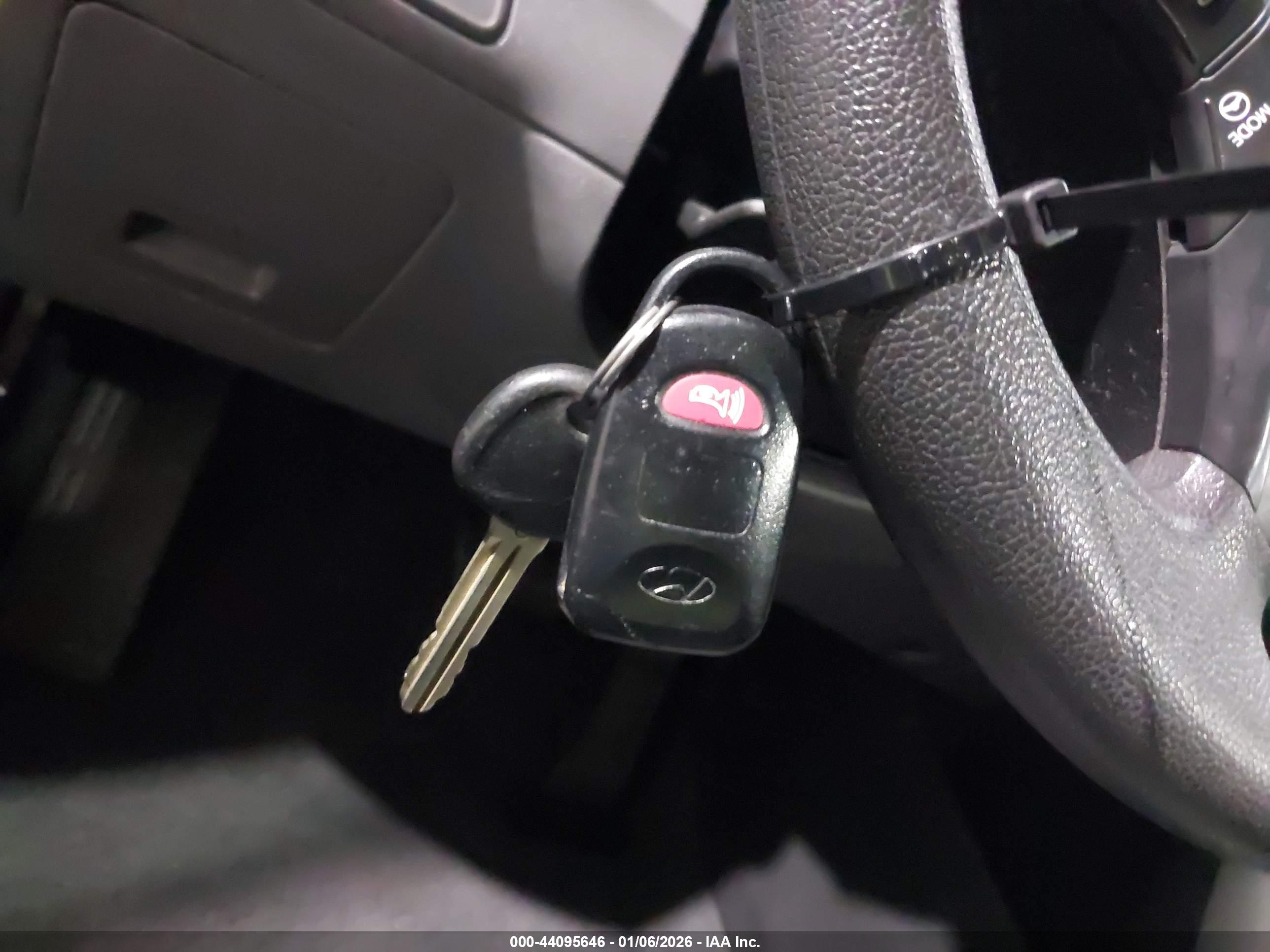 HYUNDAI ELANTRA image 11