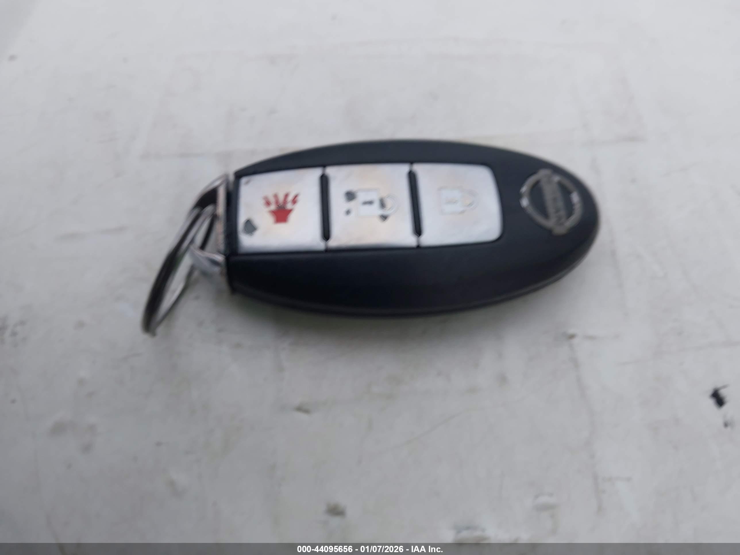 NISSAN ROGUE image 11