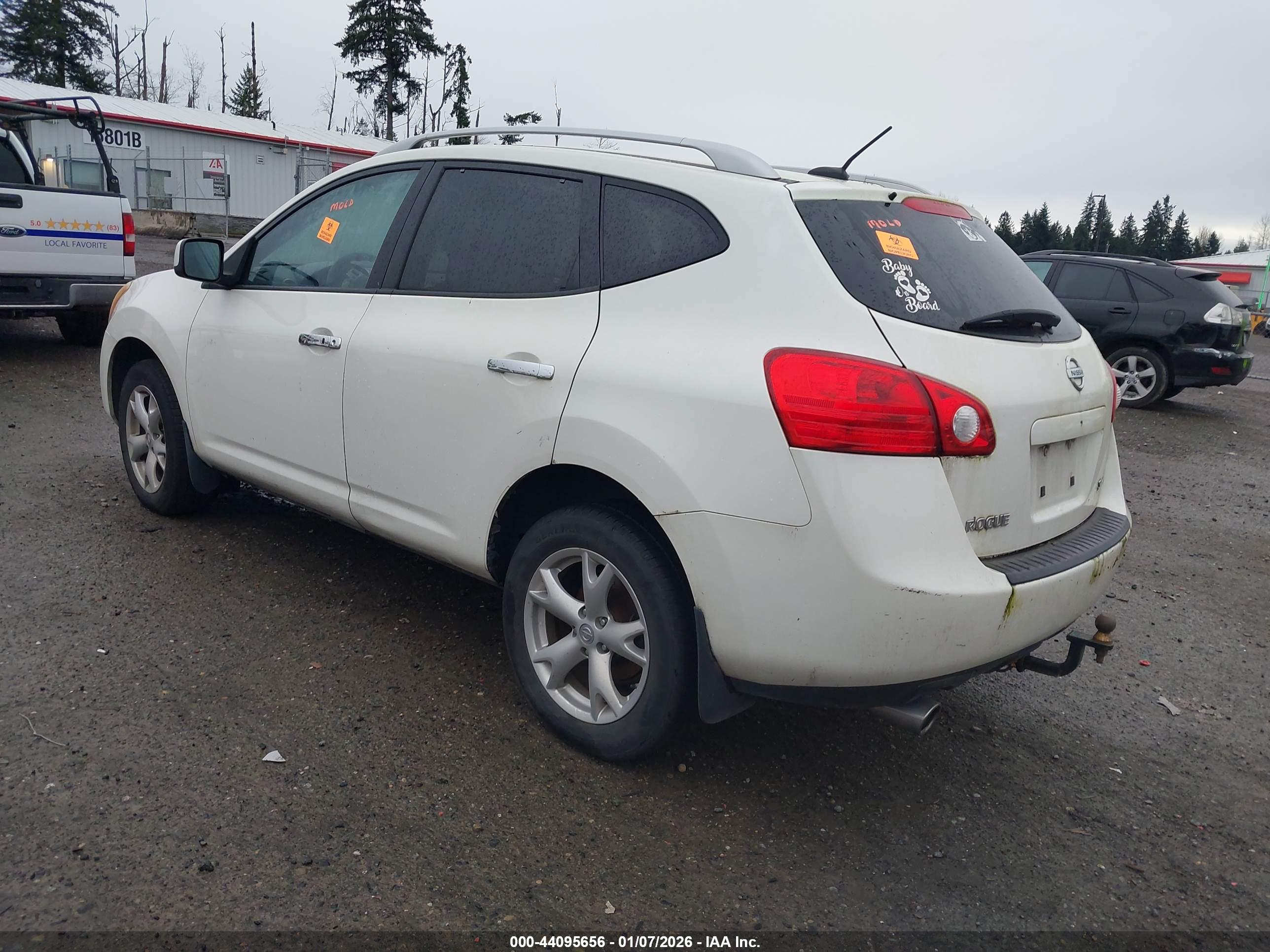NISSAN ROGUE image 3