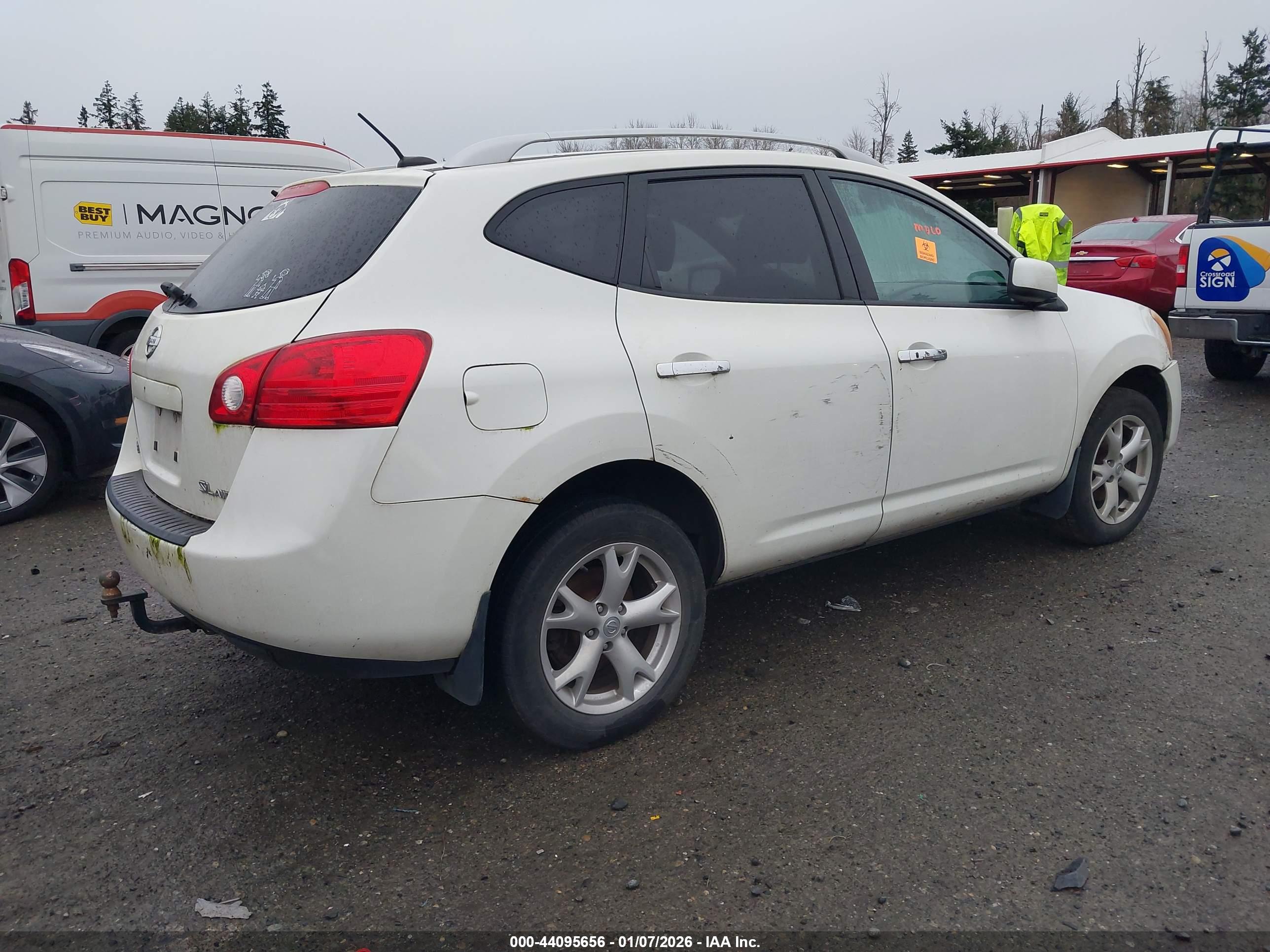 NISSAN ROGUE image 4