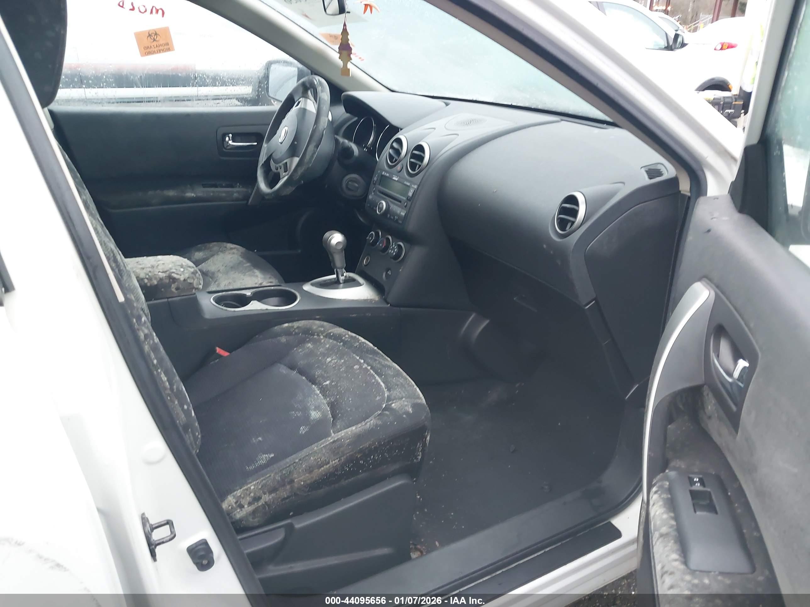 NISSAN ROGUE image 5