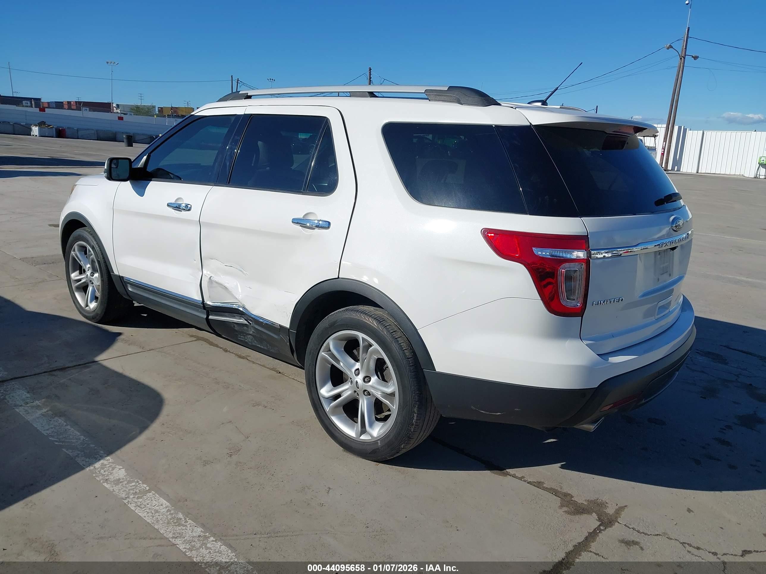FORD EXPLORER image 3