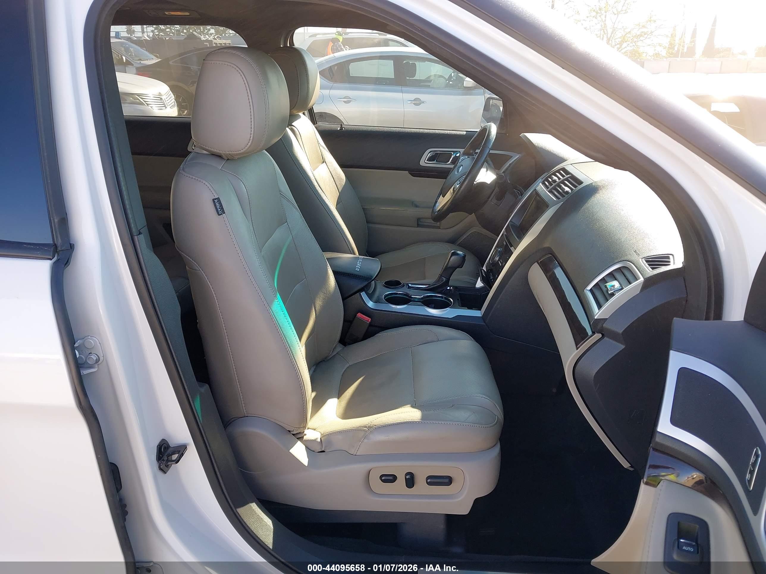 FORD EXPLORER image 5