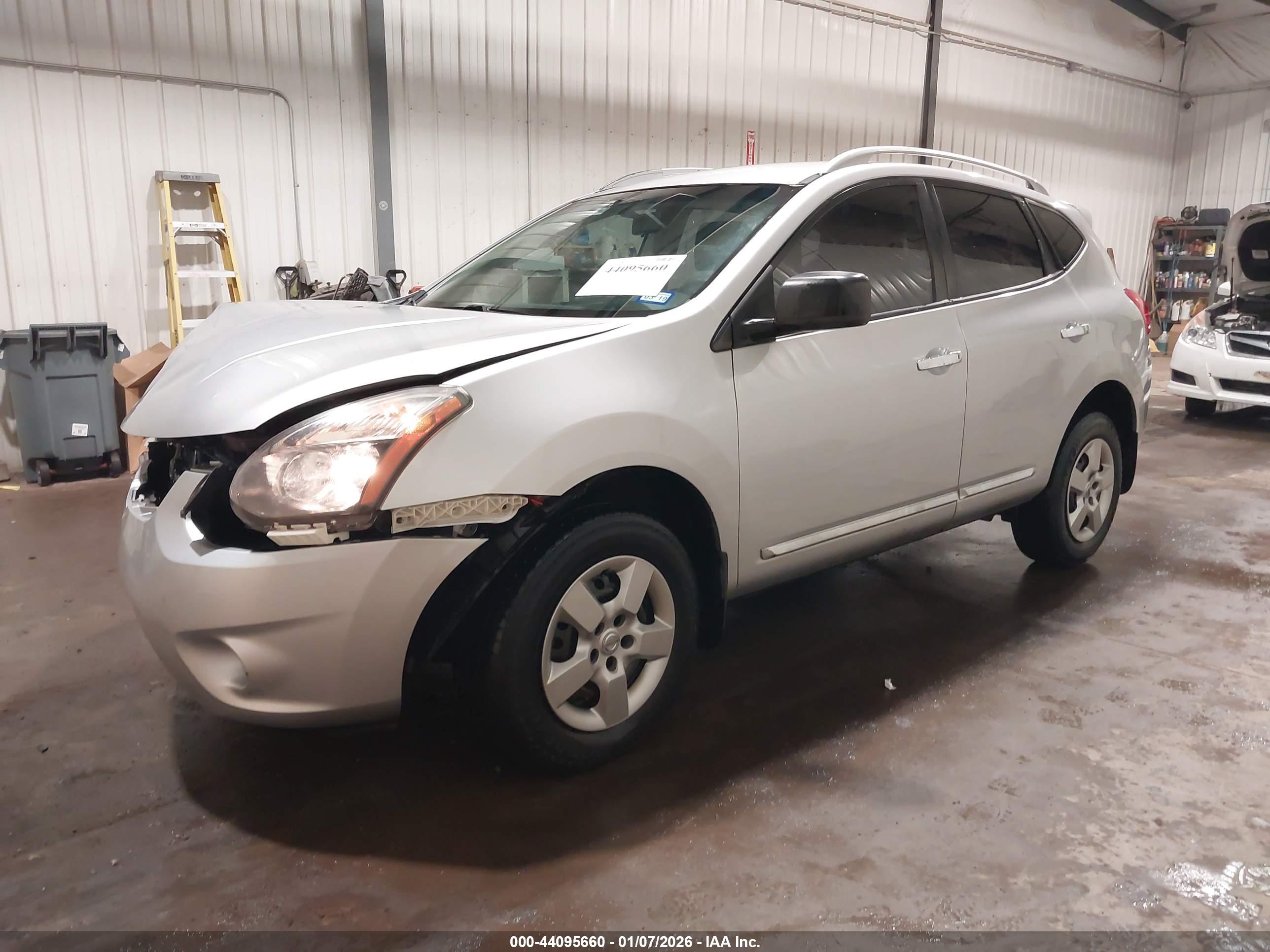 NISSAN ROGUE image 2
