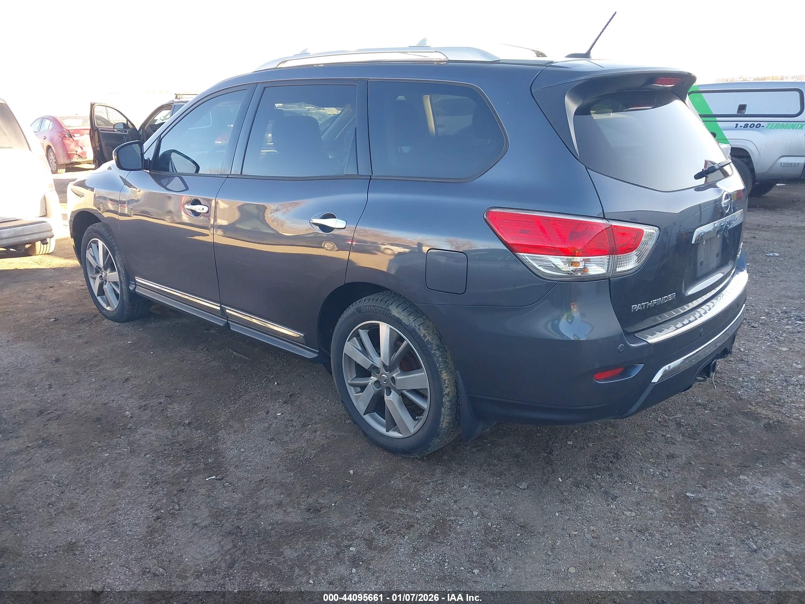 NISSAN PATHFINDER image 3
