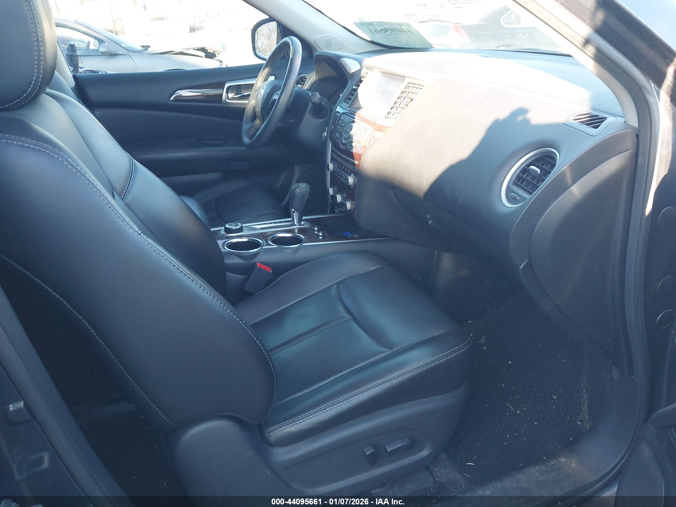 NISSAN PATHFINDER image 5
