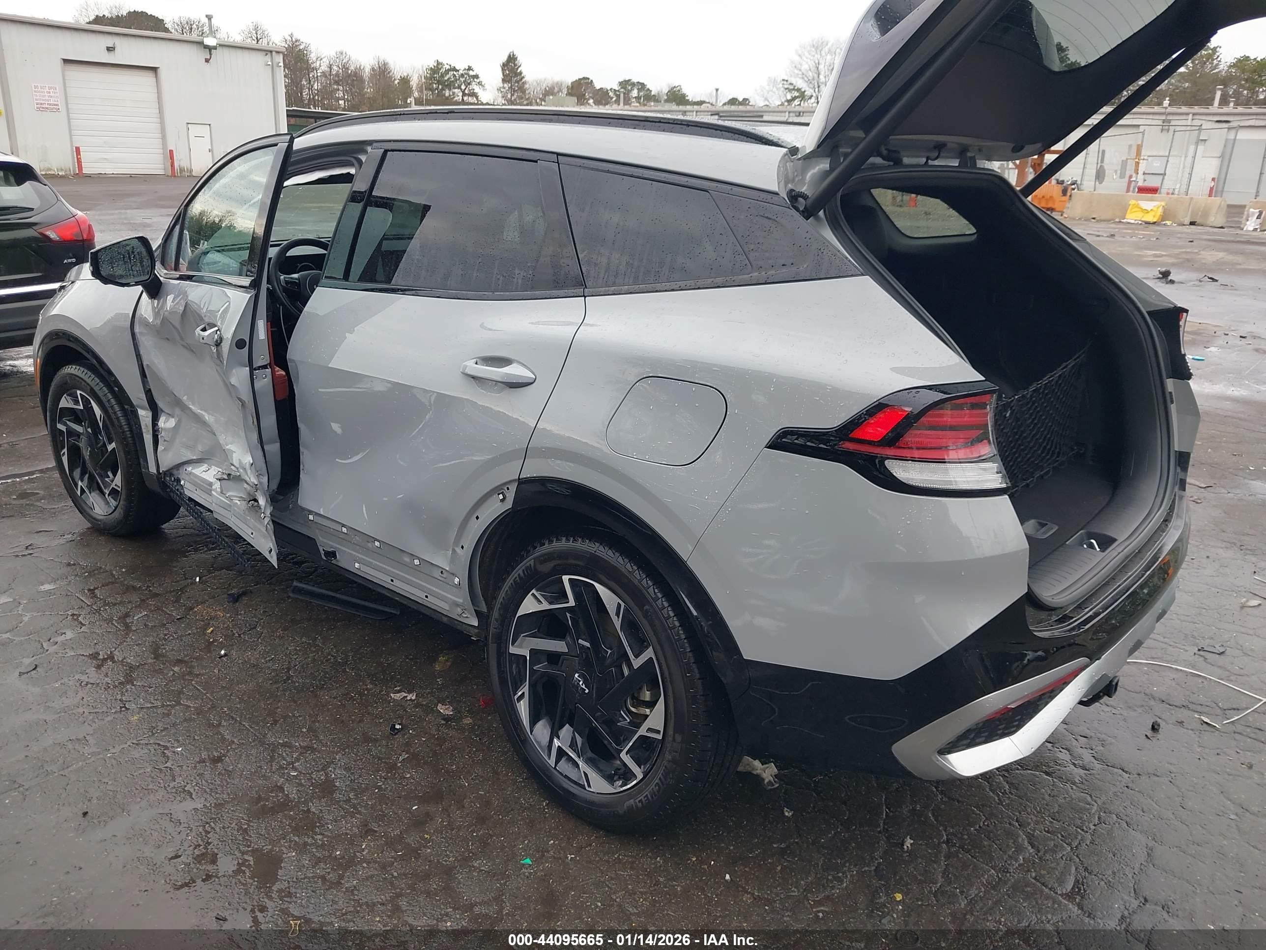 KIA SPORTAGE image 3