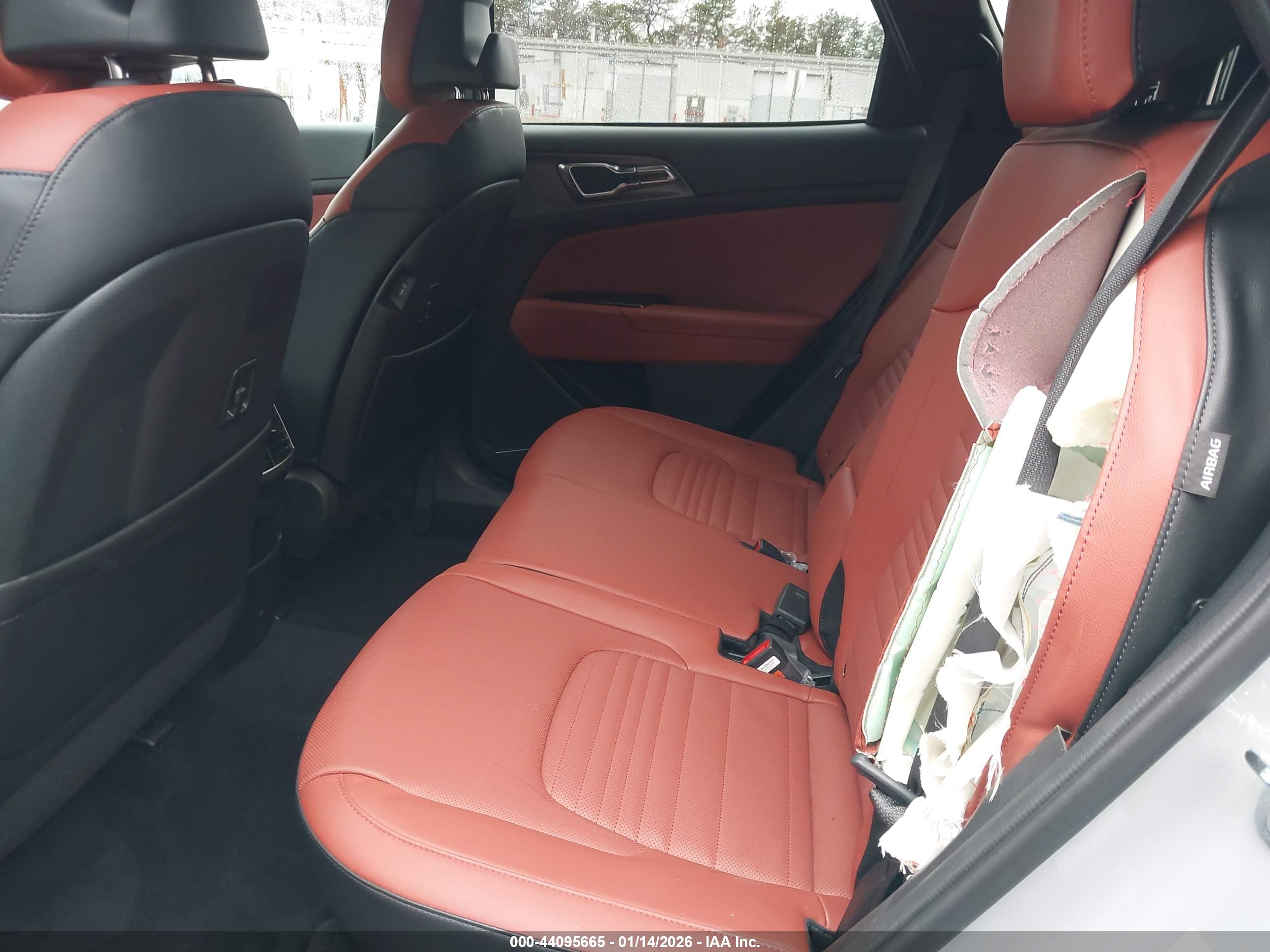 KIA SPORTAGE image 8
