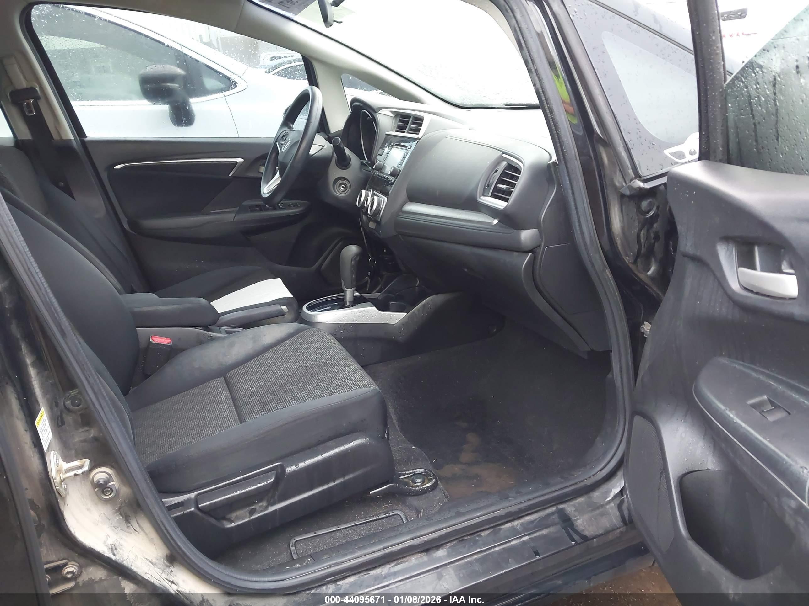HONDA FIT image 5