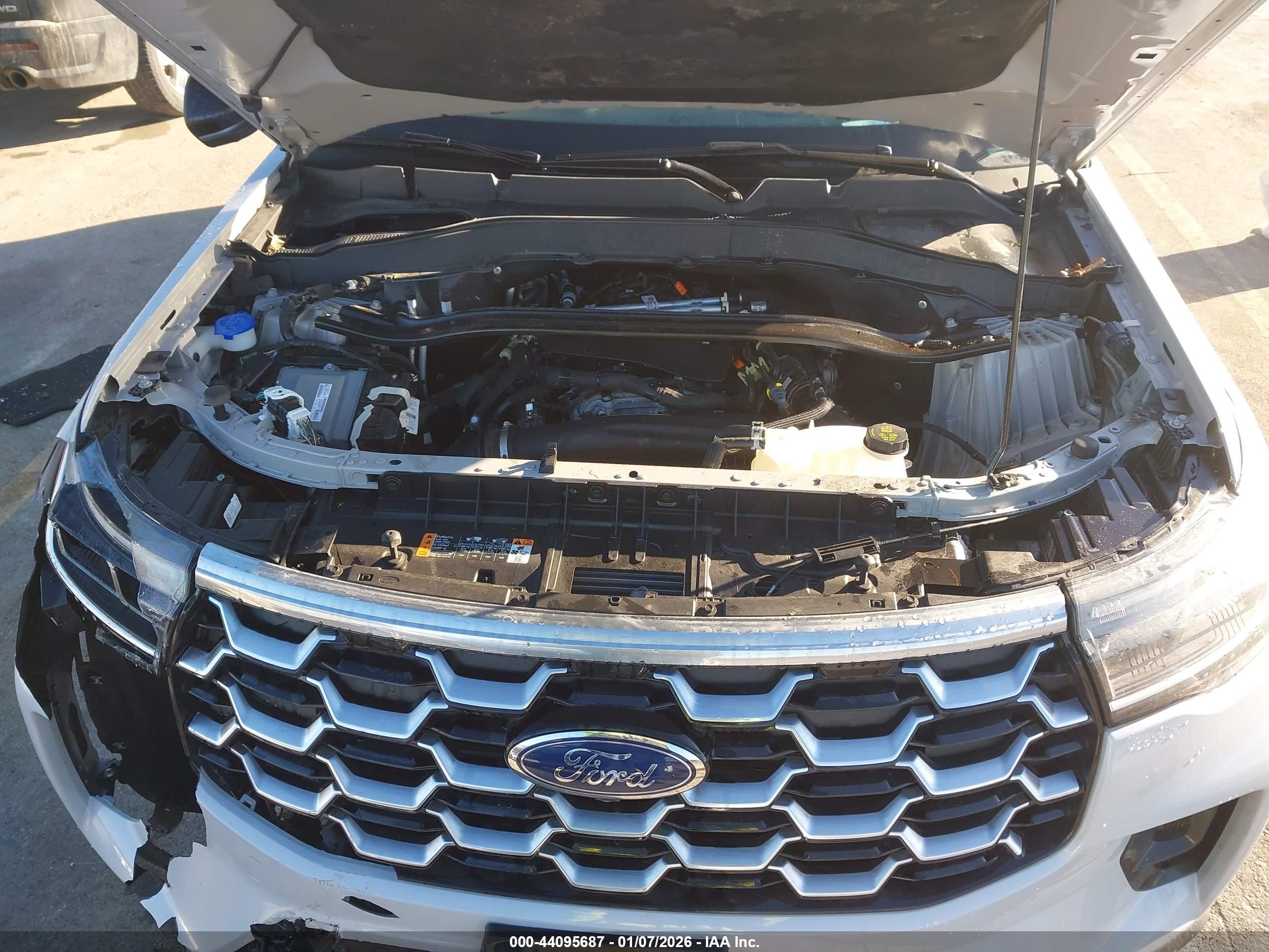 FORD EXPLORER image 10