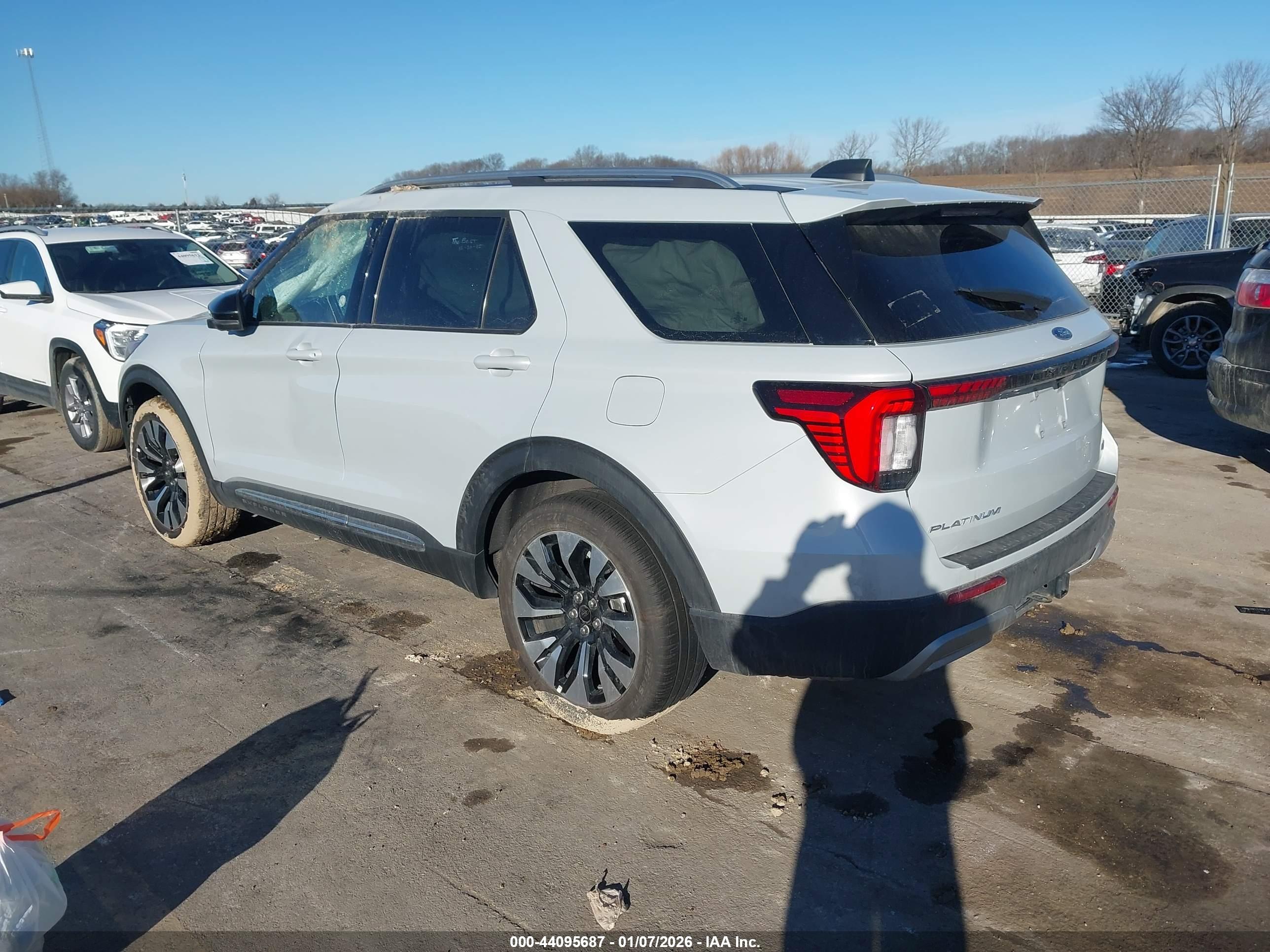 FORD EXPLORER image 3